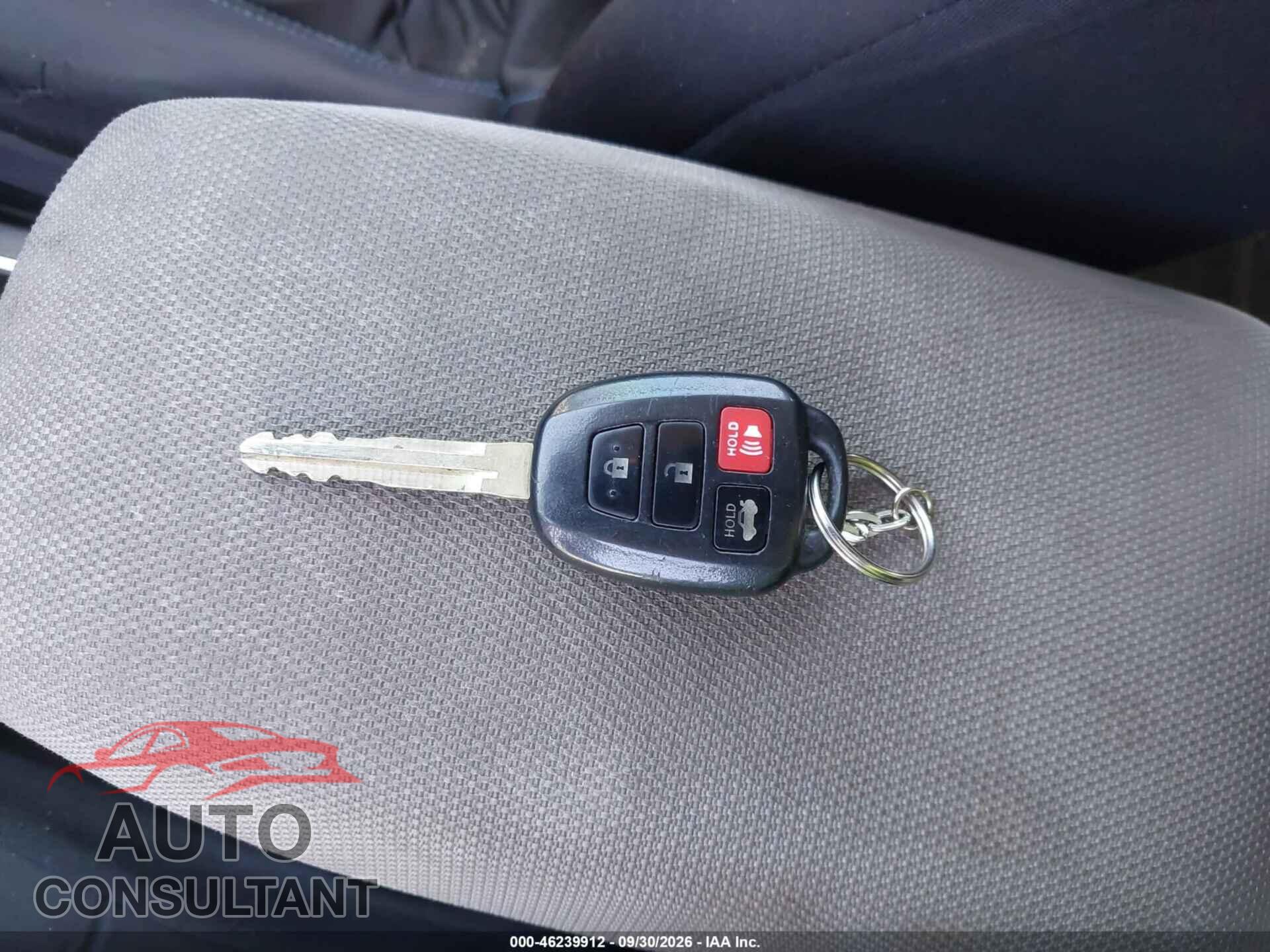 TOYOTA COROLLA 2017 - 5YFBURHE6HP666024