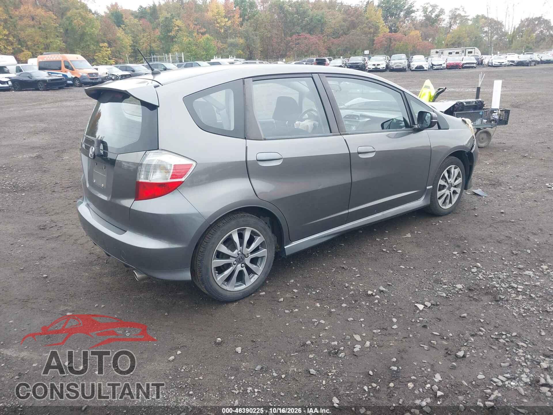 HONDA FIT 2013 - JHMGE8H52DC035155