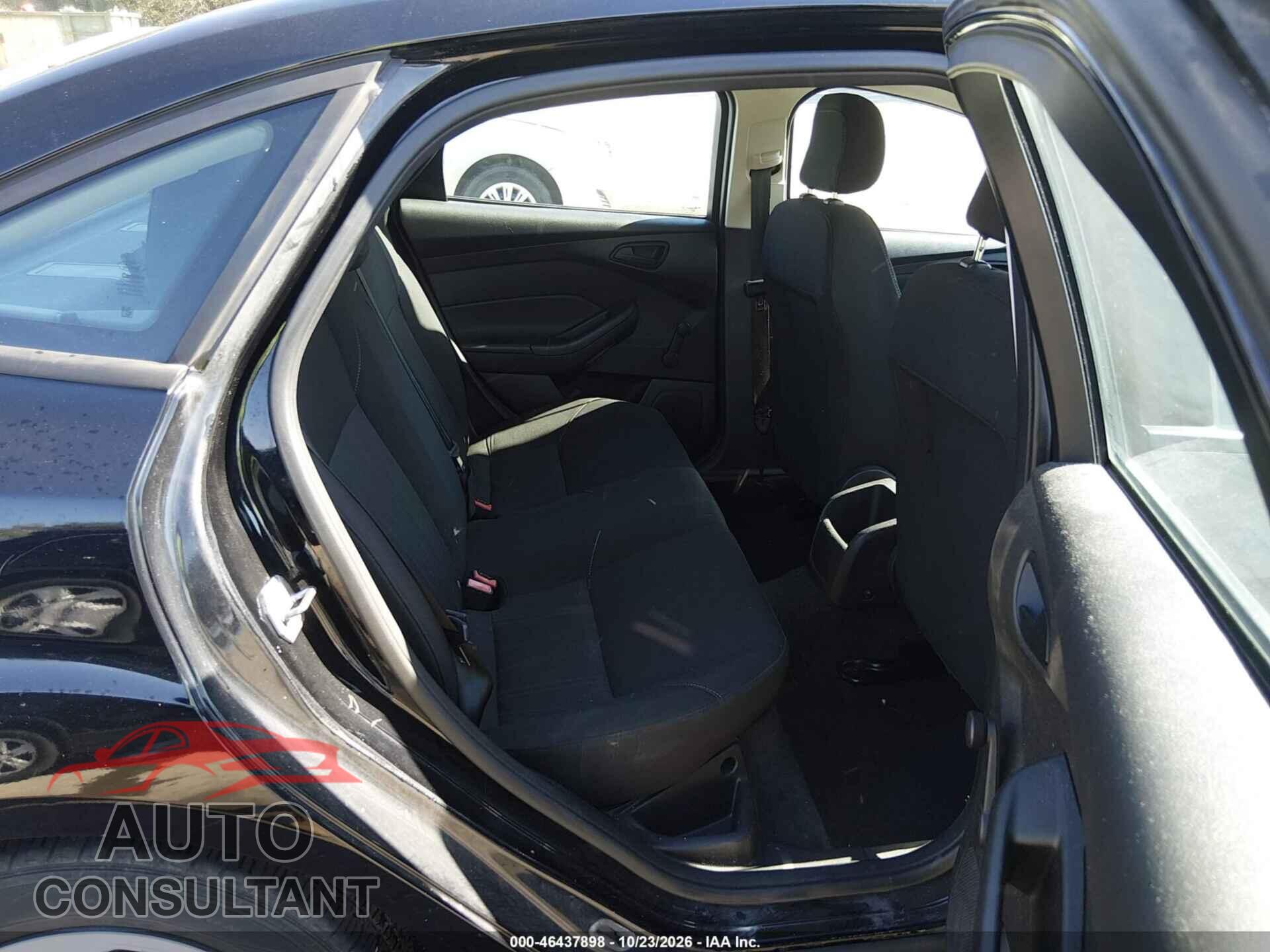 FORD FOCUS 2016 - 1FADP3E25GL212500