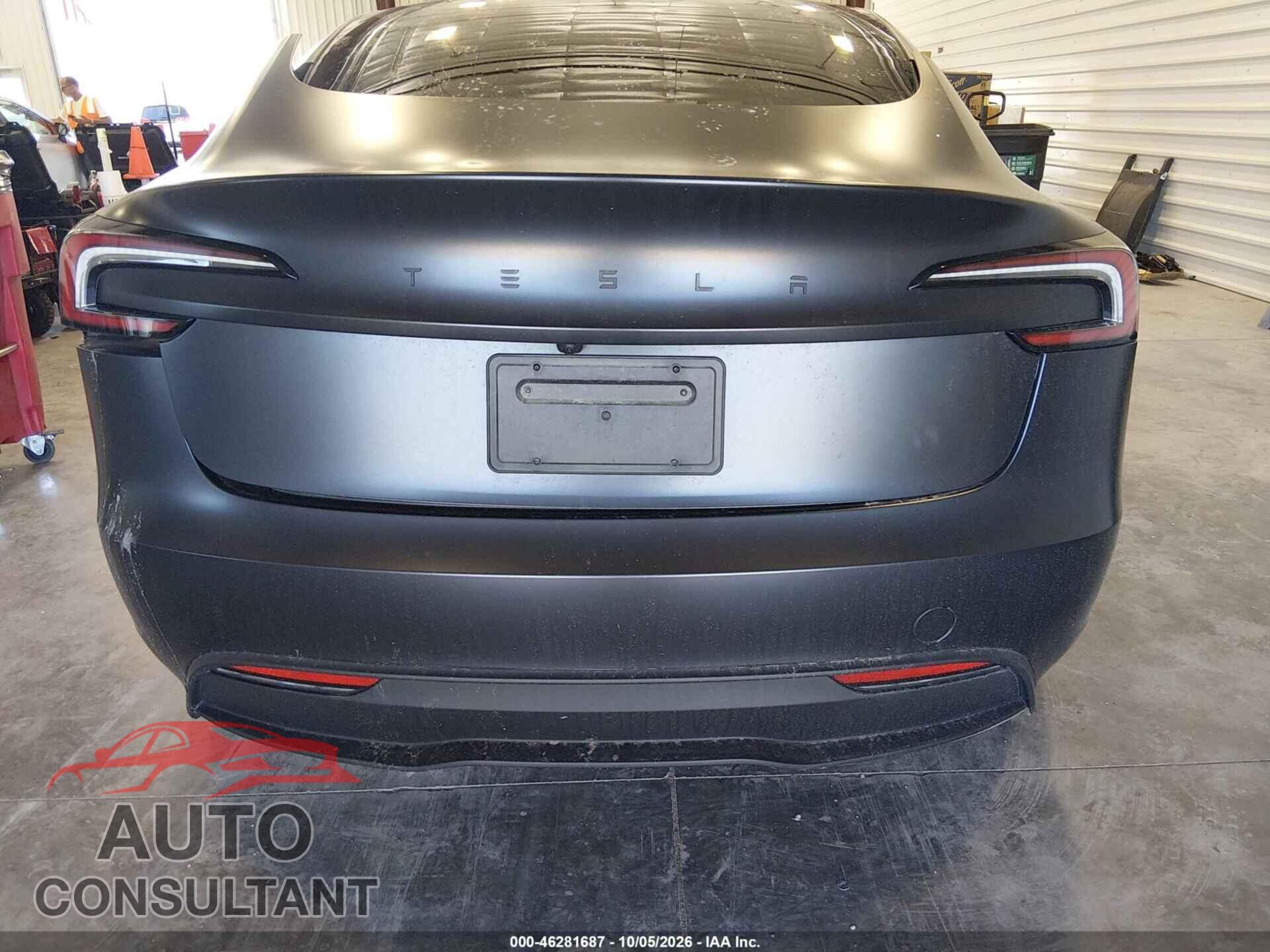 TESLA MODEL 3 2024 - 5YJ3E1EA9RF752266