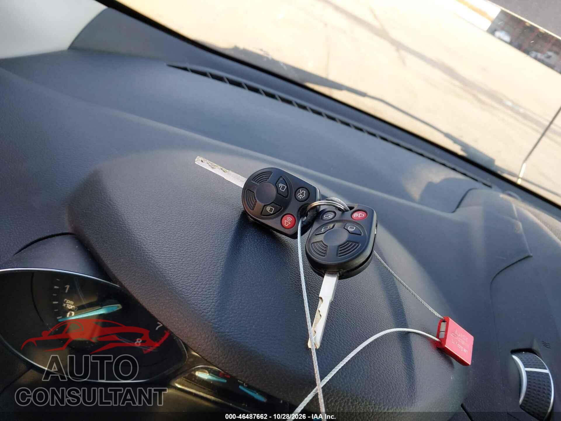 FORD ESCAPE 2018 - 1FMCU9HD8JUB31289
