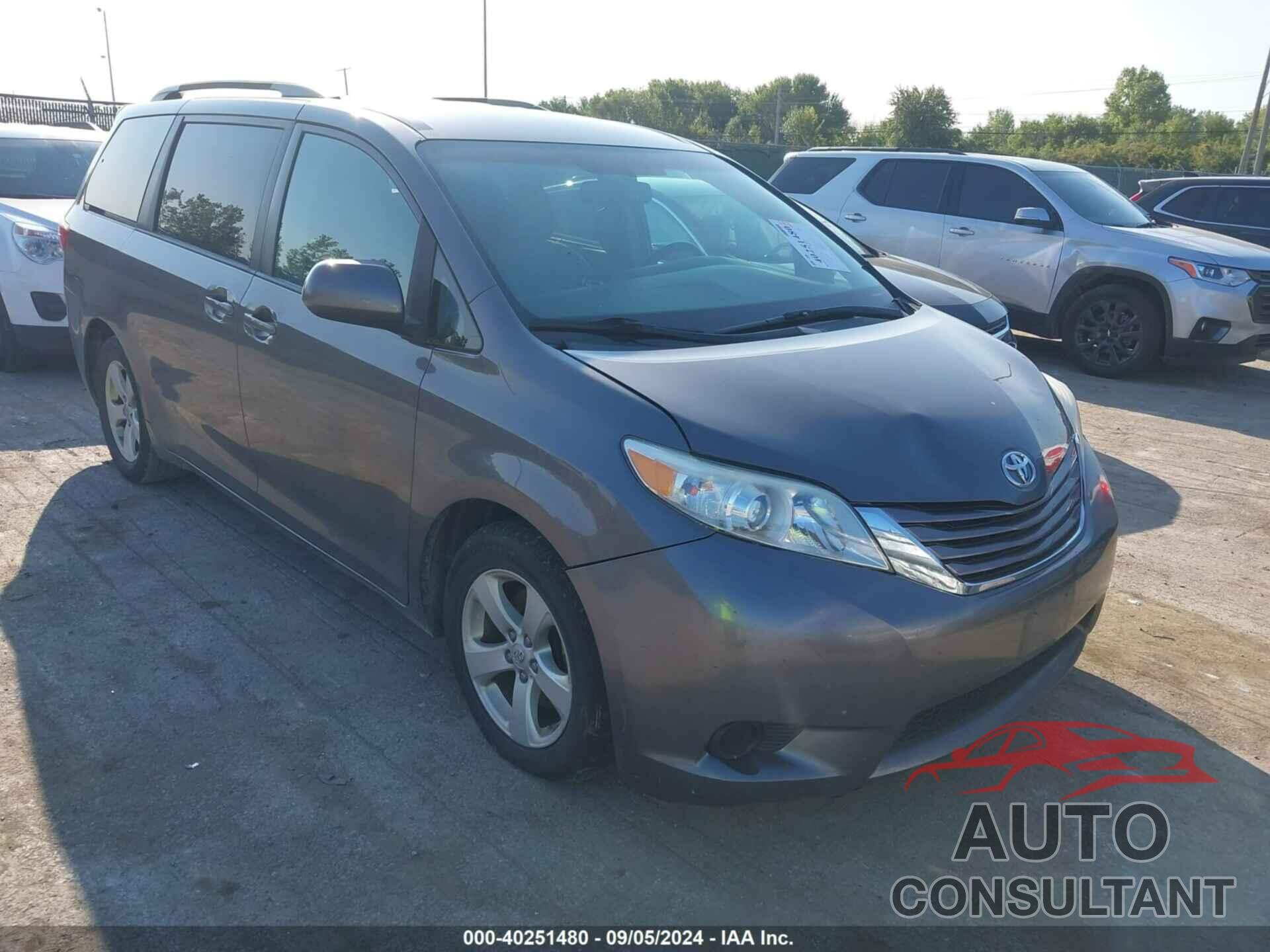 TOYOTA SIENNA 2017 - 5TDKZ3DC0HS815375