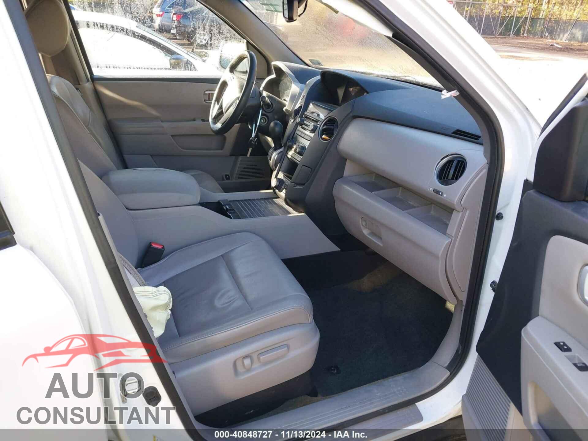HONDA PILOT 2015 - 5FNYF3H76FB013818