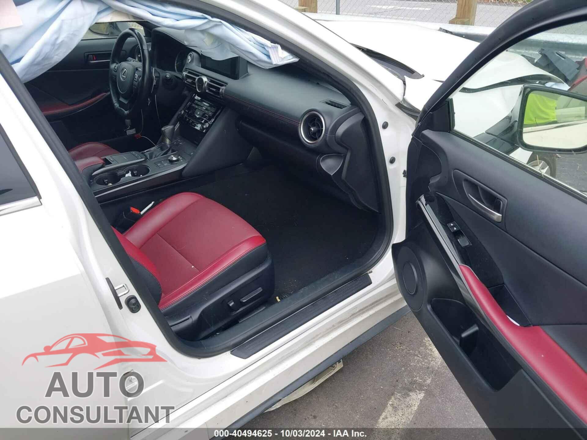 LEXUS IS 2021 - JTHCA1D28M5111057