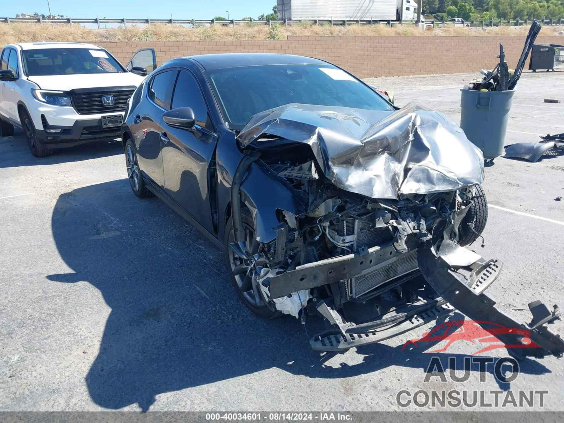 MAZDA MAZDA3 2021 - JM1BPAKL1M1401557