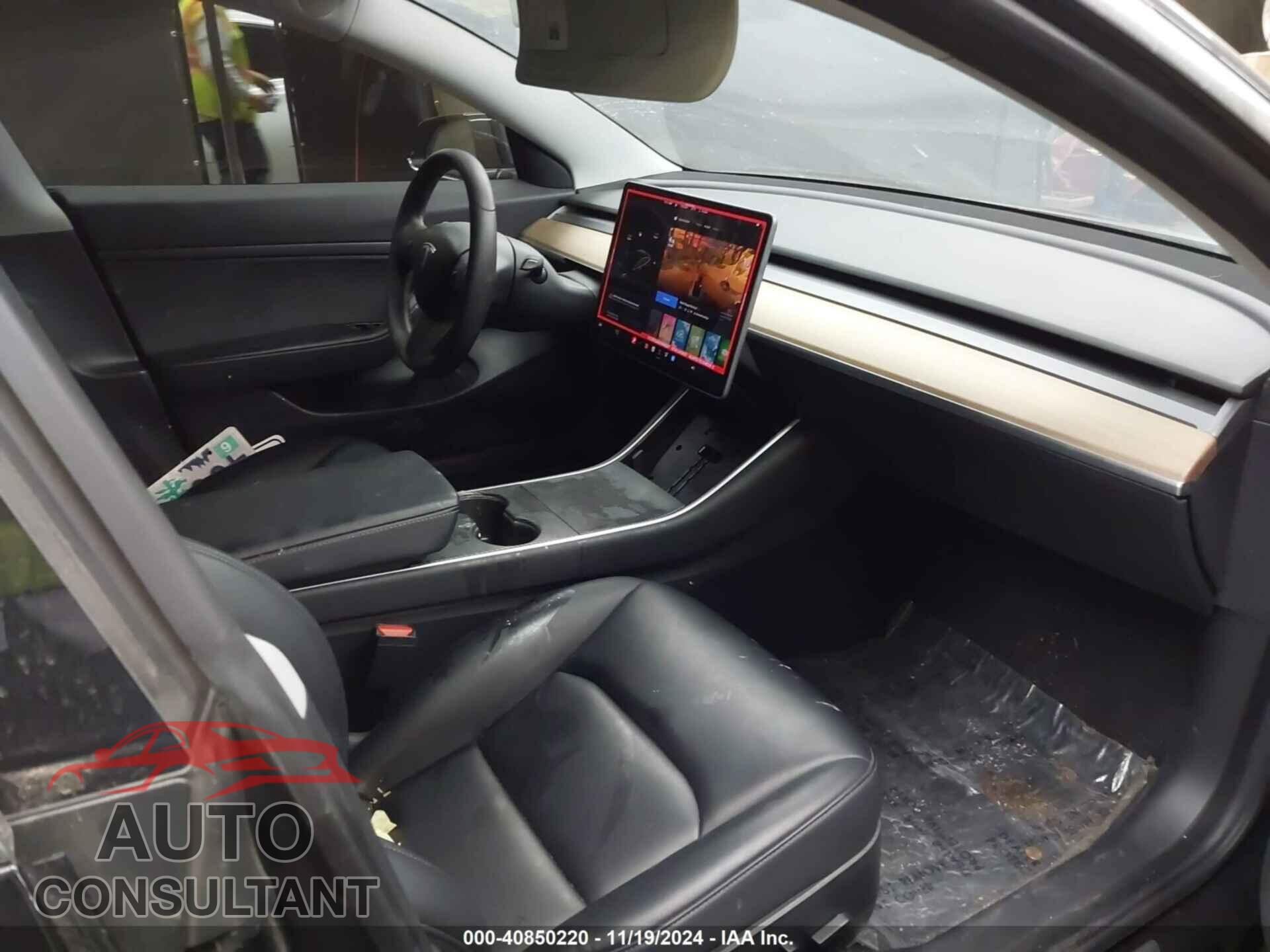 TESLA MODEL 3 2020 - 5YJ3E1EA5LF609287