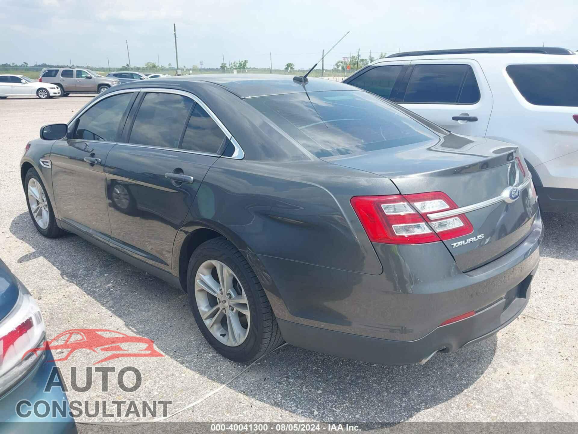 FORD TAURUS 2018 - 1FAHP2D88JG134036