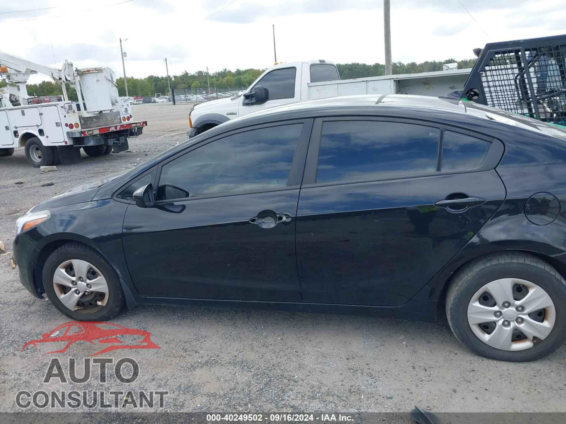 KIA FORTE 2017 - 3KPFK4A75HEE02587