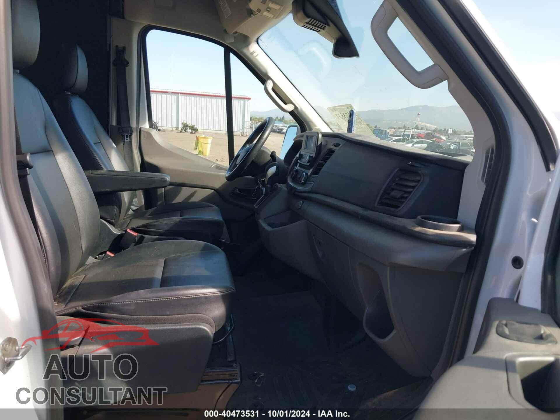 FORD TRANSIT-250 CARGO VAN 2023 - 1FTBR2C80PKA43375