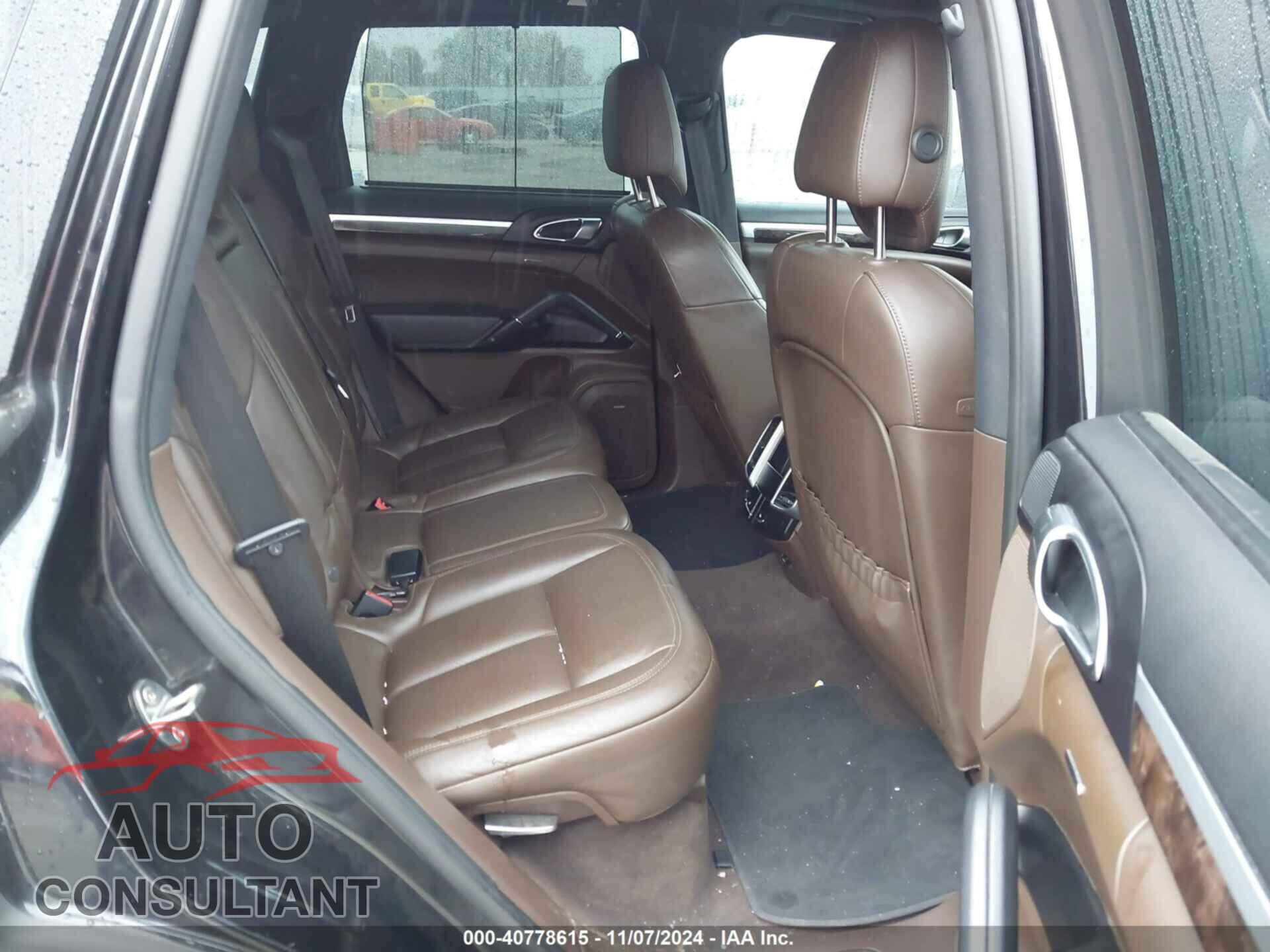 PORSCHE CAYENNE 2016 - WP1AA2A29GKA08463