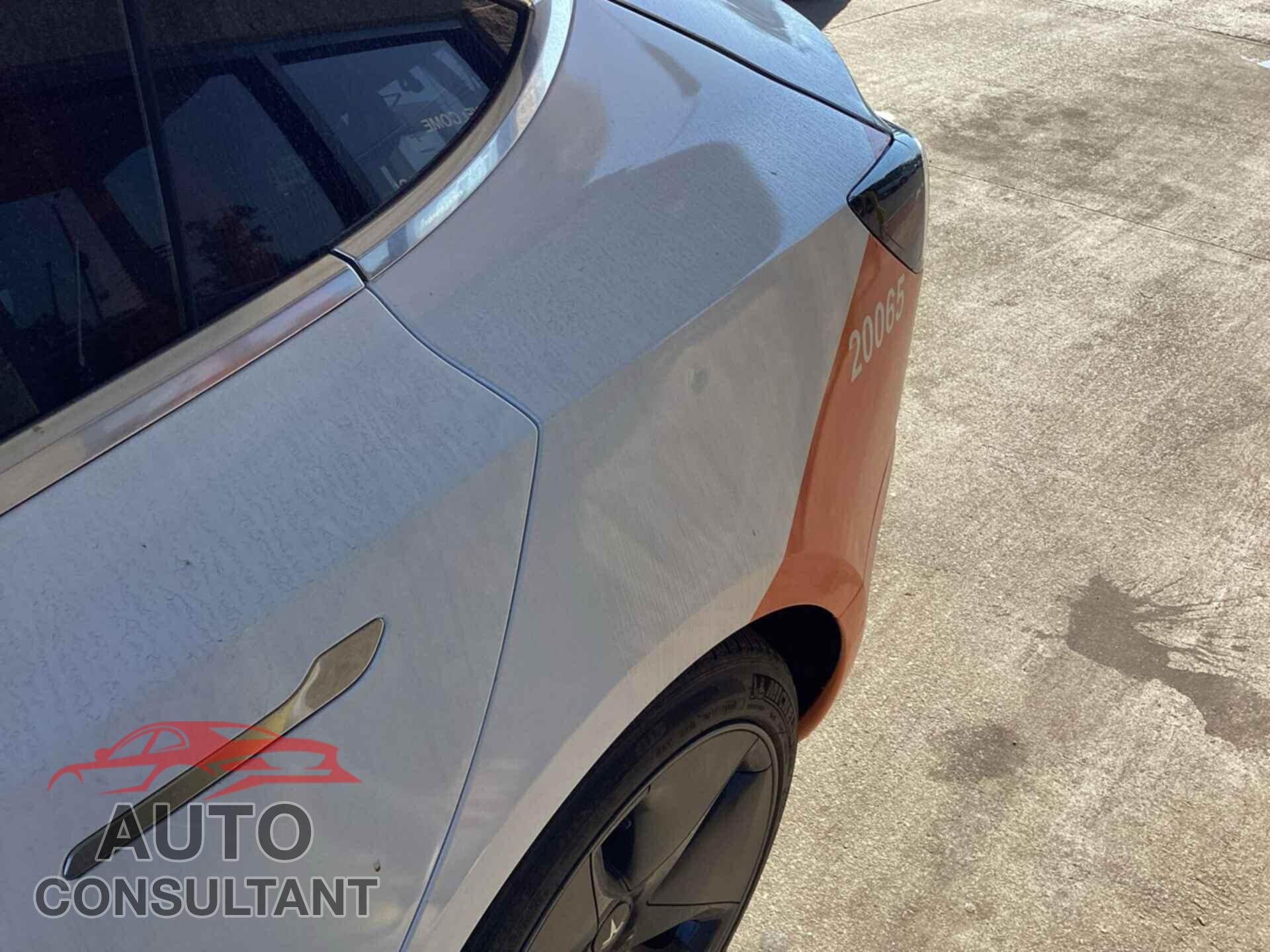 TESLA MODEL 3 2020 - 5YJ3E1EB8LF795044