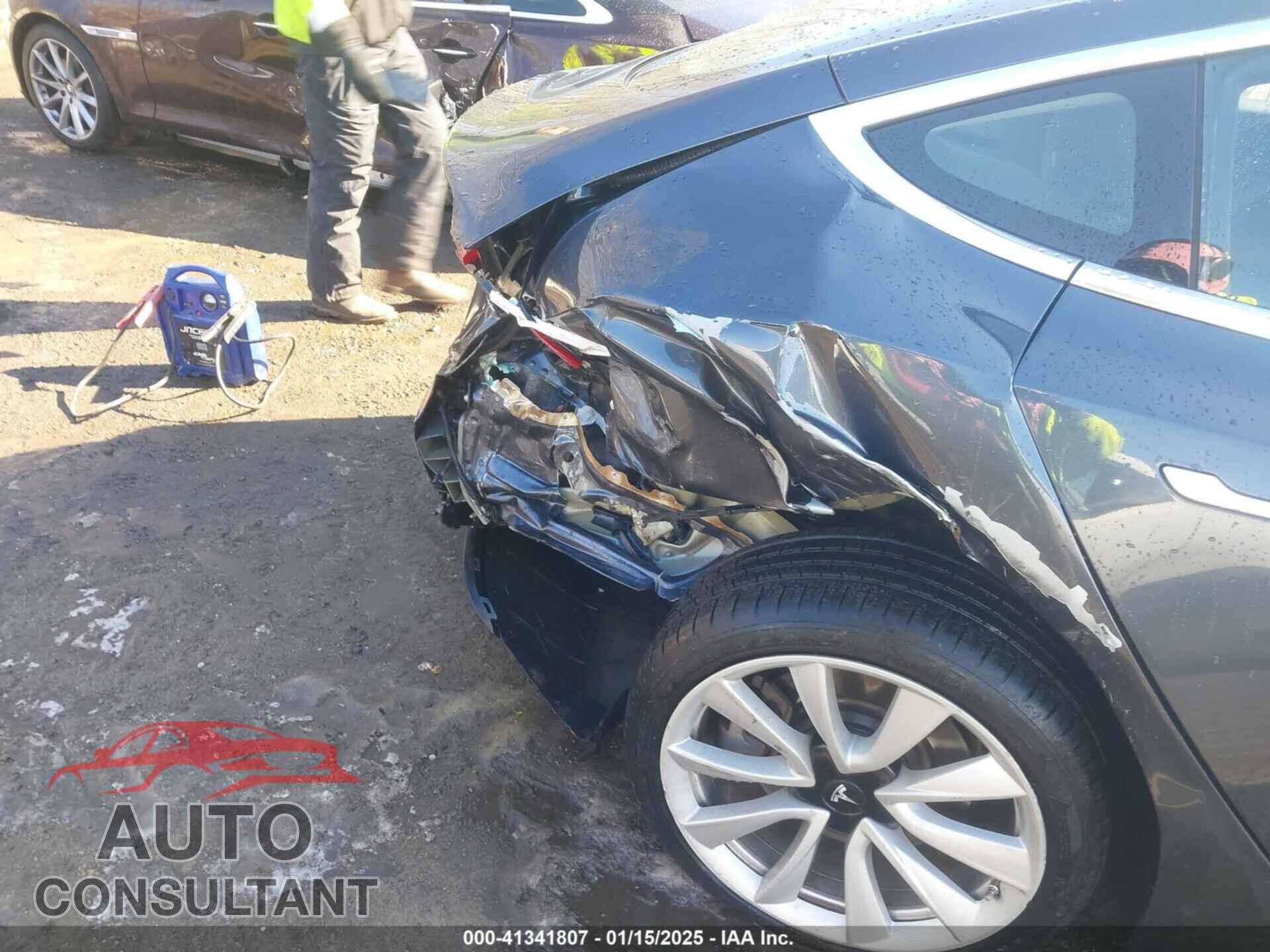 TESLA MODEL 3 2018 - 5YJ3E1EA9JF020031