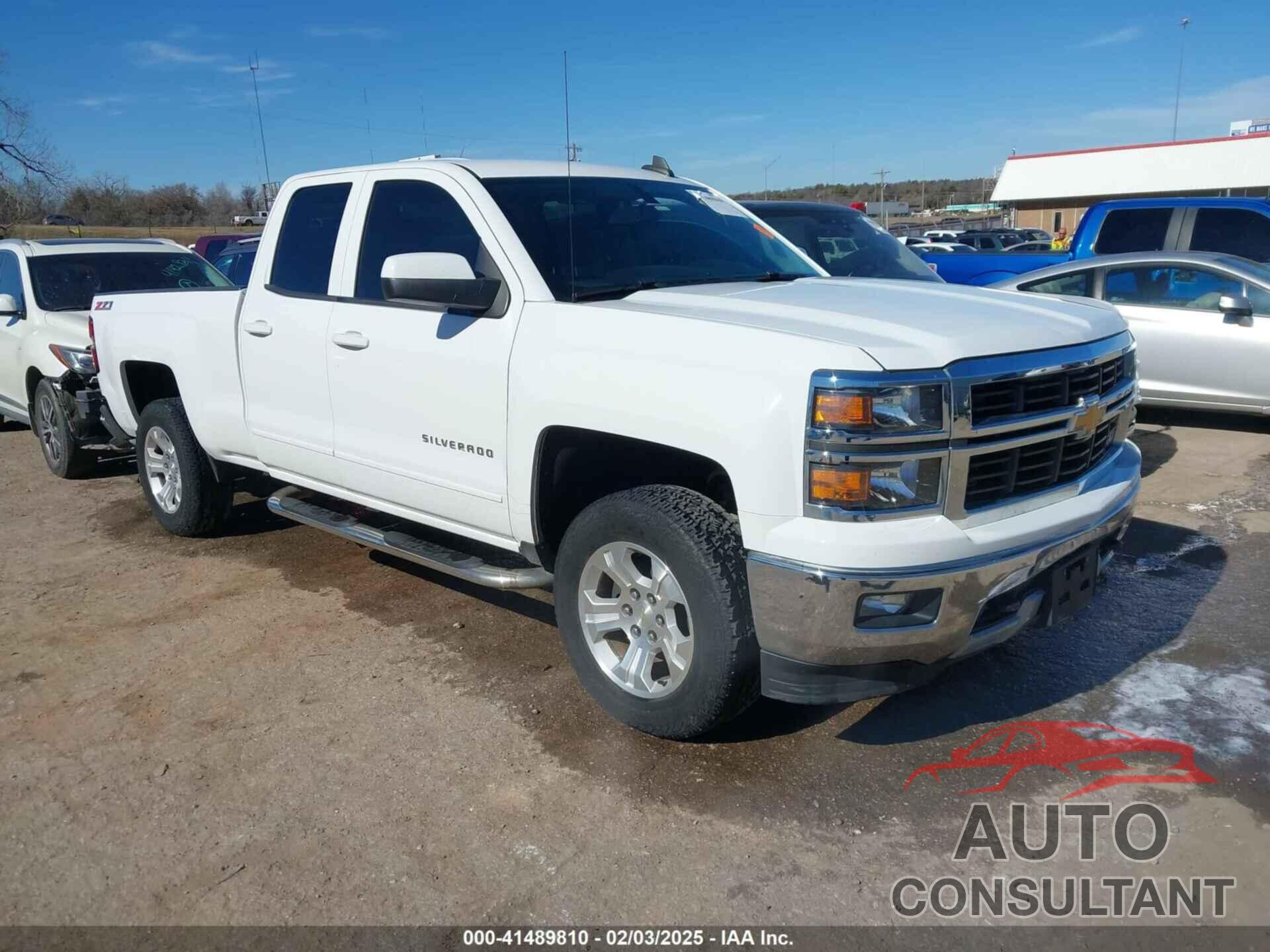CHEVROLET SILVERADO 1500 2015 - 1GCVKREC3FZ189481