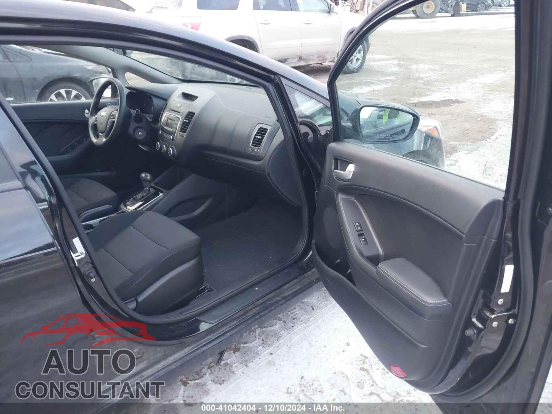 KIA FORTE 2018 - 3KPFK4A75JE195092