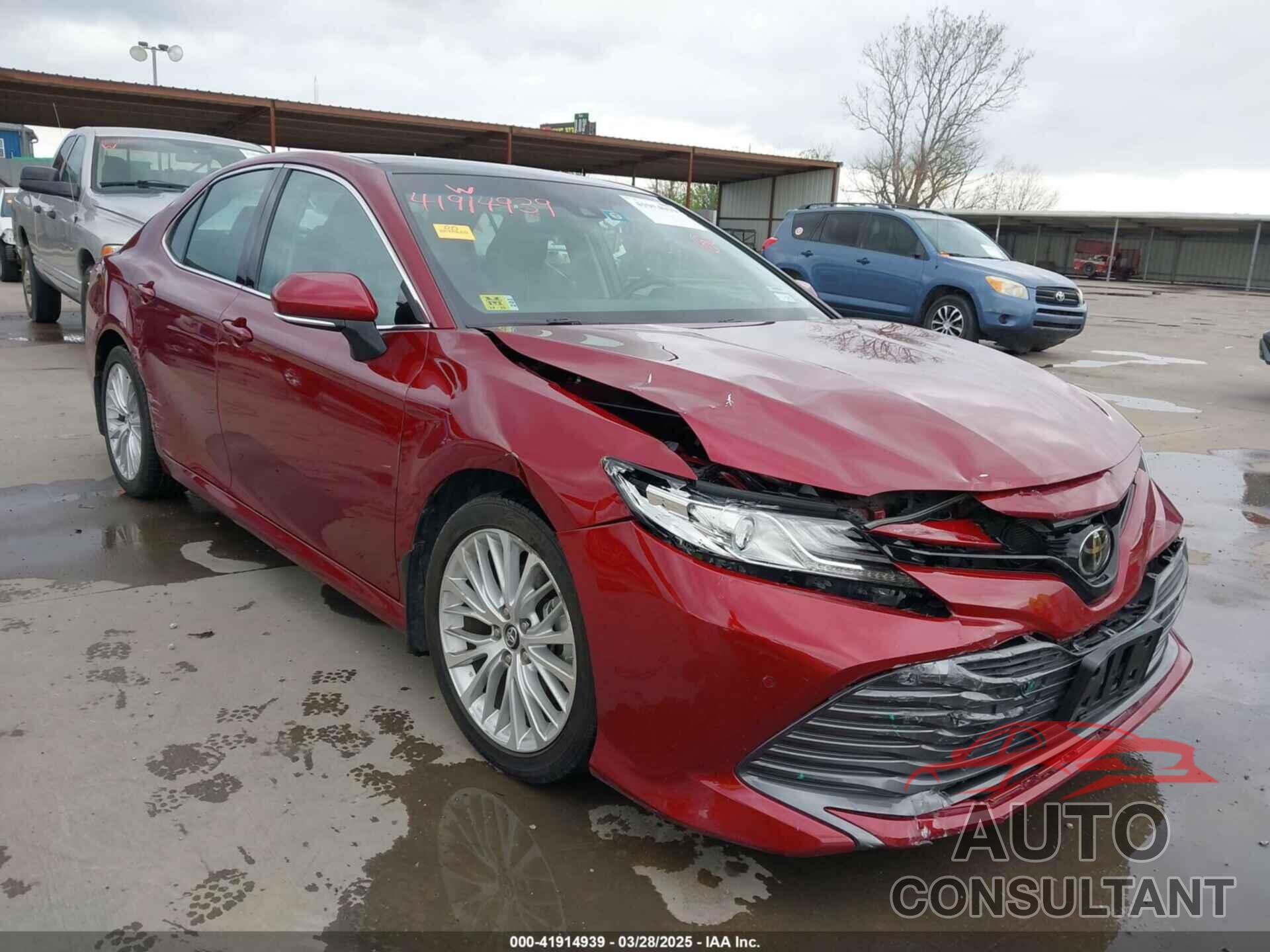 TOYOTA CAMRY 2018 - 4T1B11HK0JU545722