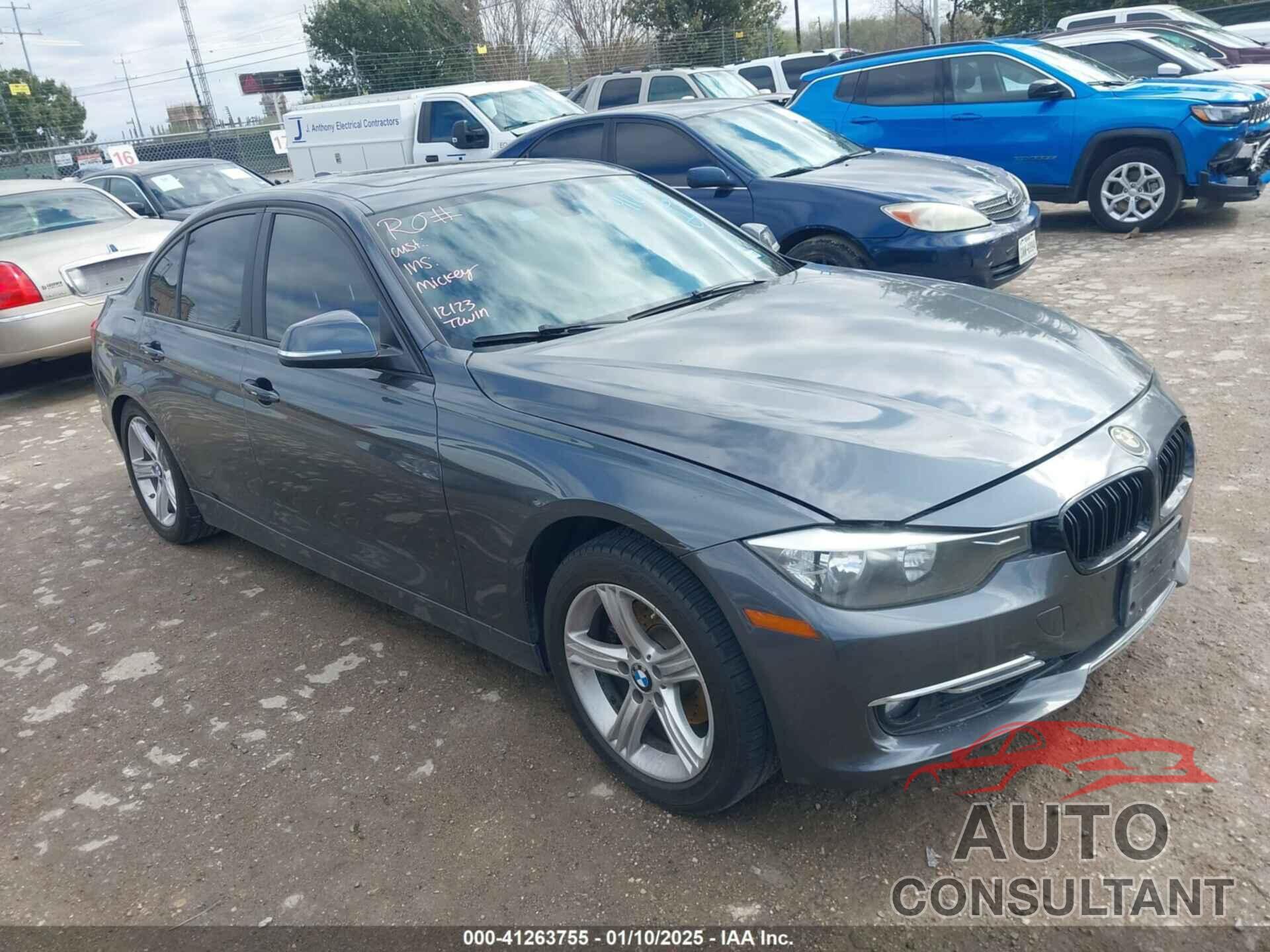 BMW 328I 2013 - WBA3C1G55DNR47844