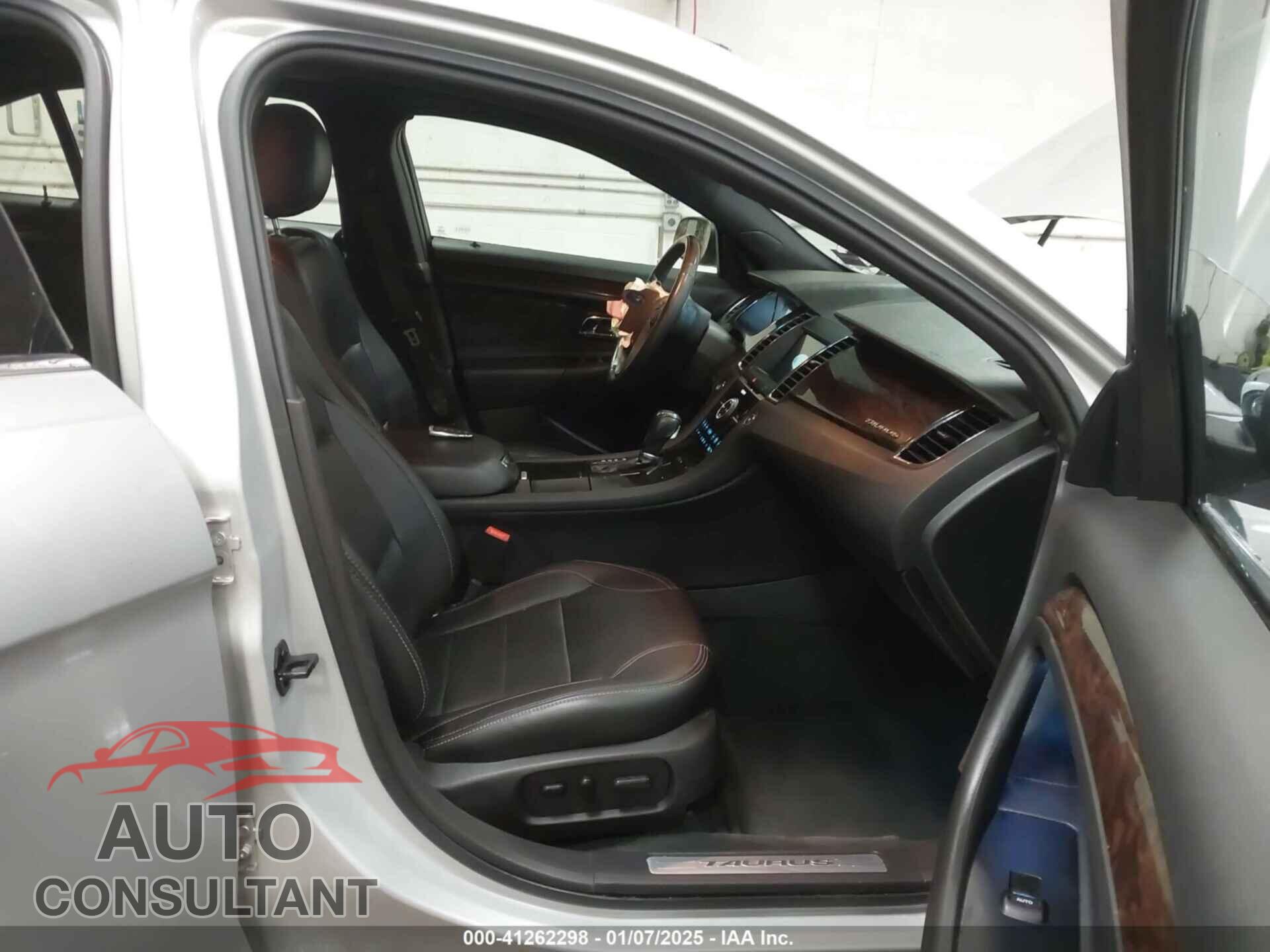 FORD TAURUS 2017 - 1FAHP2F87HG123603