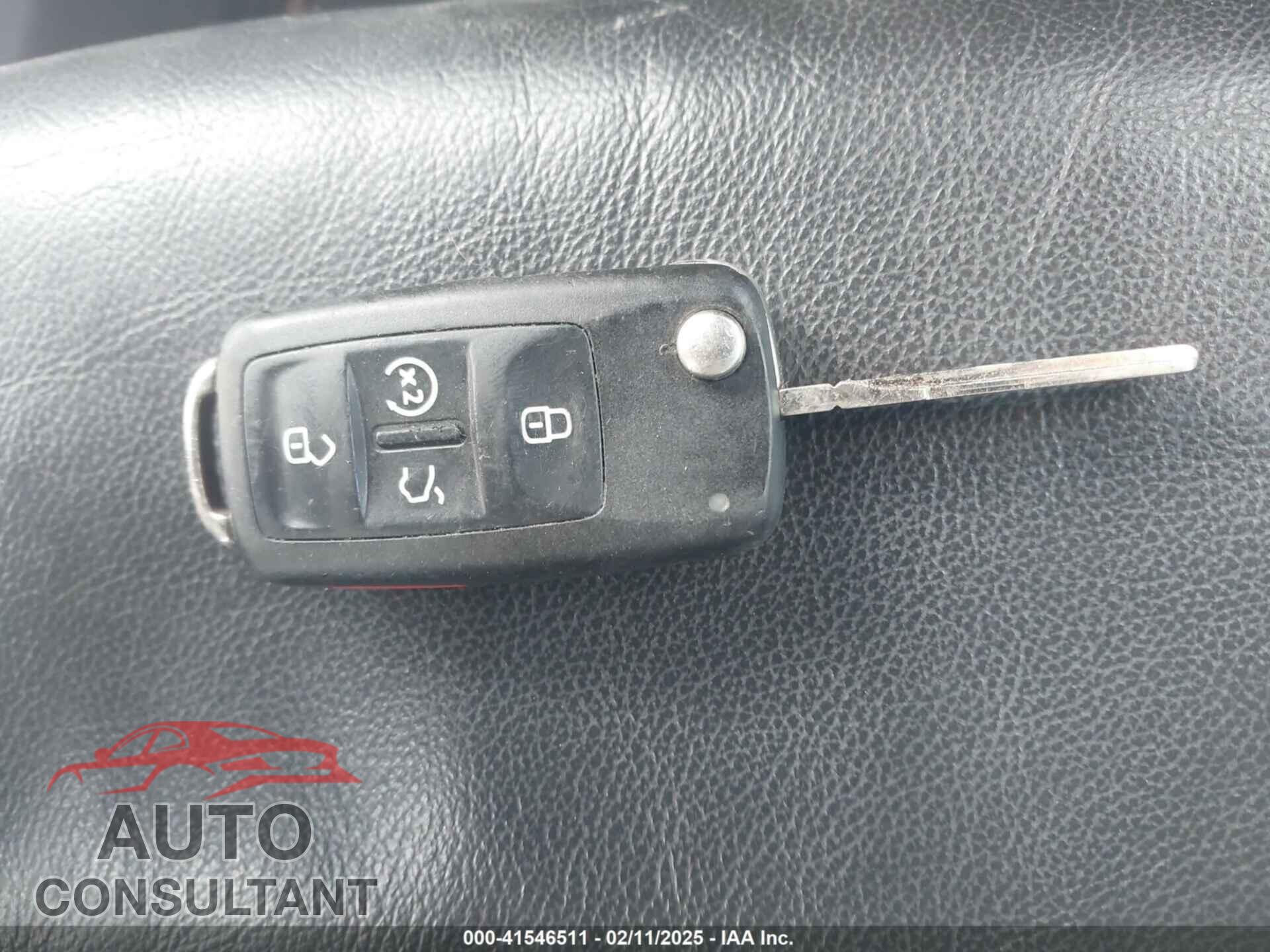 VOLKSWAGEN PASSAT 2013 - 1VWCP7A32DC089517