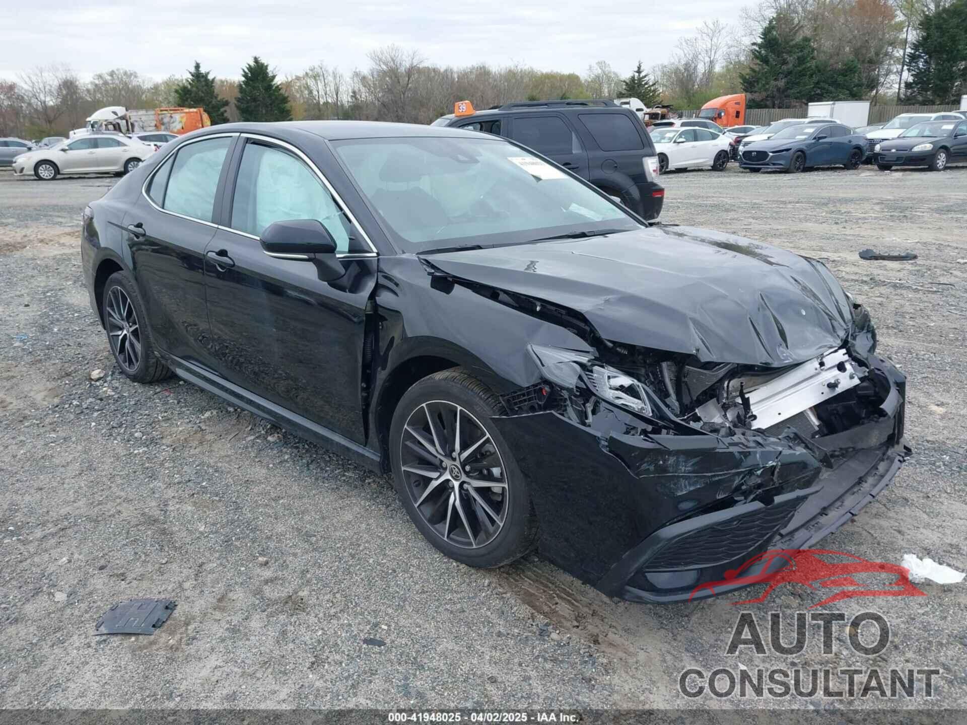TOYOTA CAMRY 2022 - 4T1G11AK4NU036660