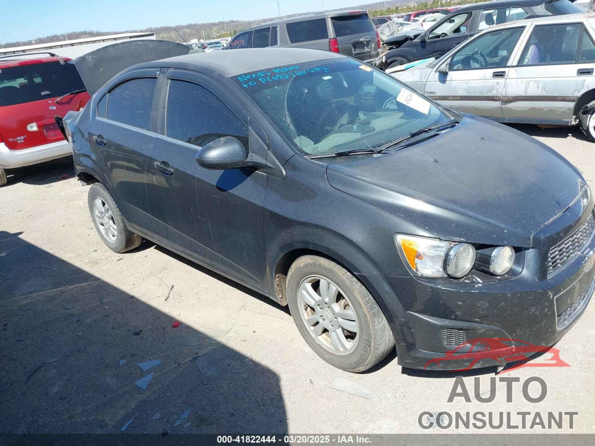 CHEVROLET SONIC 2015 - 1G1JC5SB0F4213841