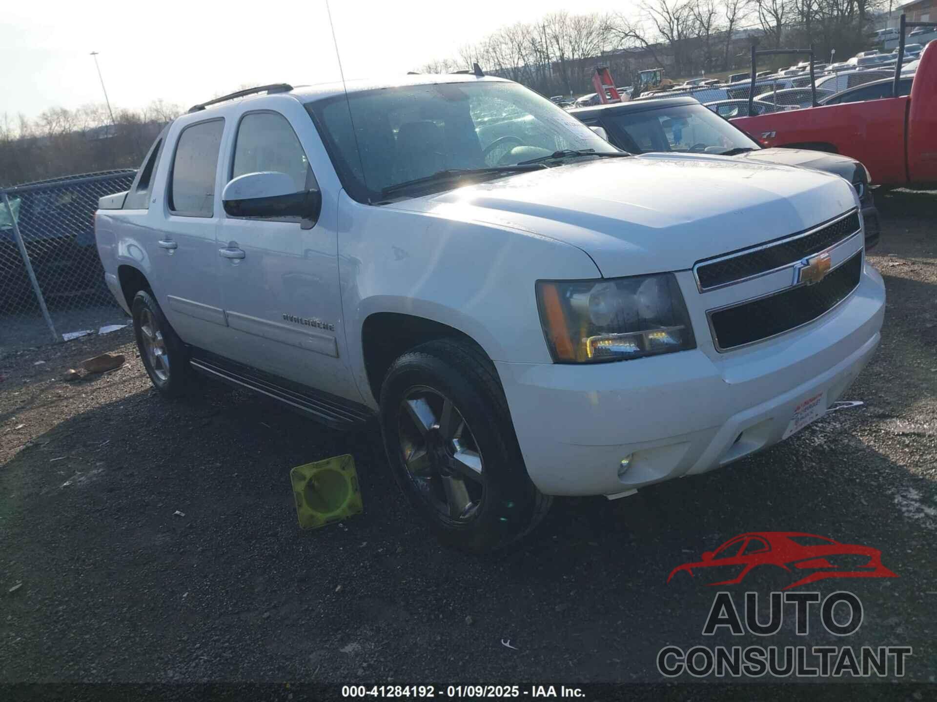 CHEVROLET AVALANCHE 1500 2011 - 3GNTKFE38BG245390