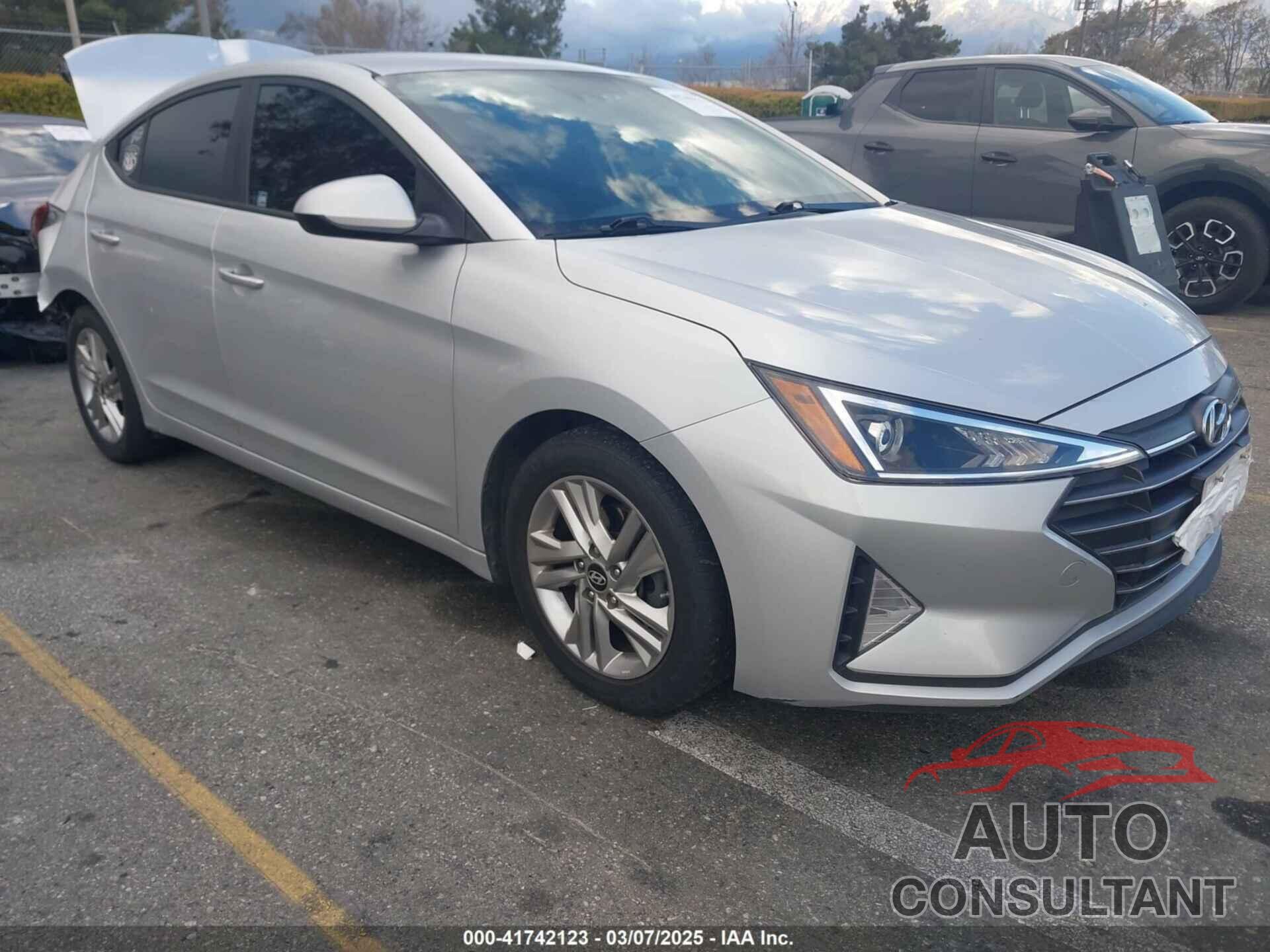 HYUNDAI ELANTRA 2019 - KMHD84LF5KU746324