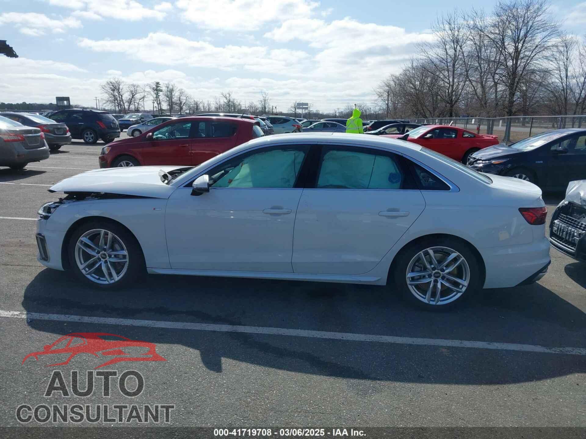 AUDI A4 2023 - WAUDAAF40PN010696