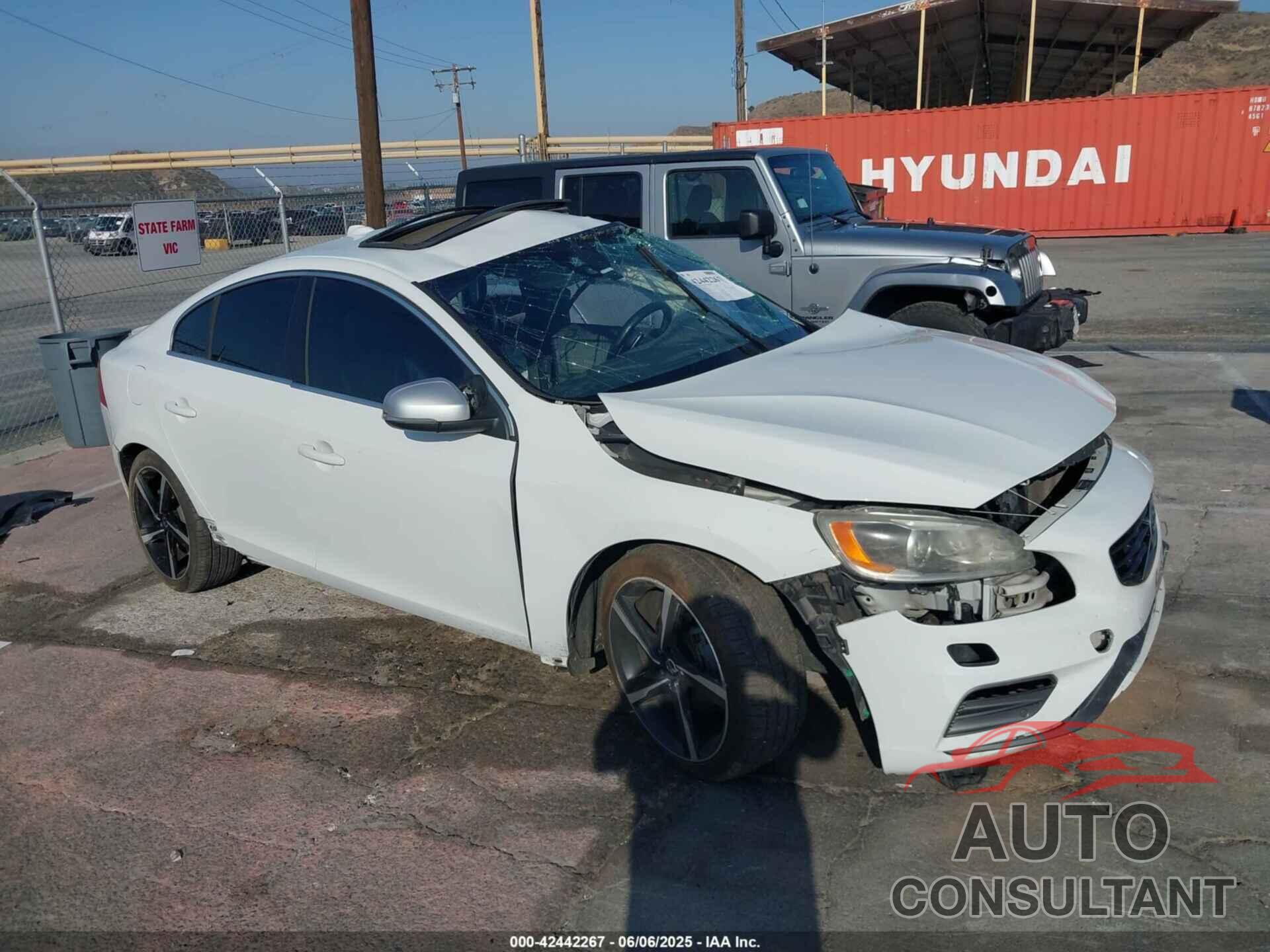 VOLVO S60 2016 - YV126MFP9G2395405