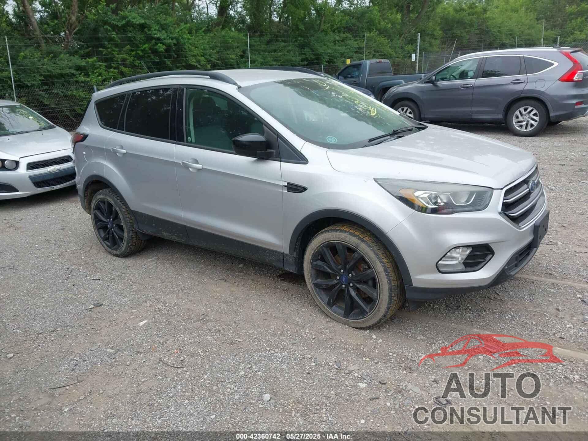 FORD ESCAPE 2017 - 1FMCU9GD2HUE61733