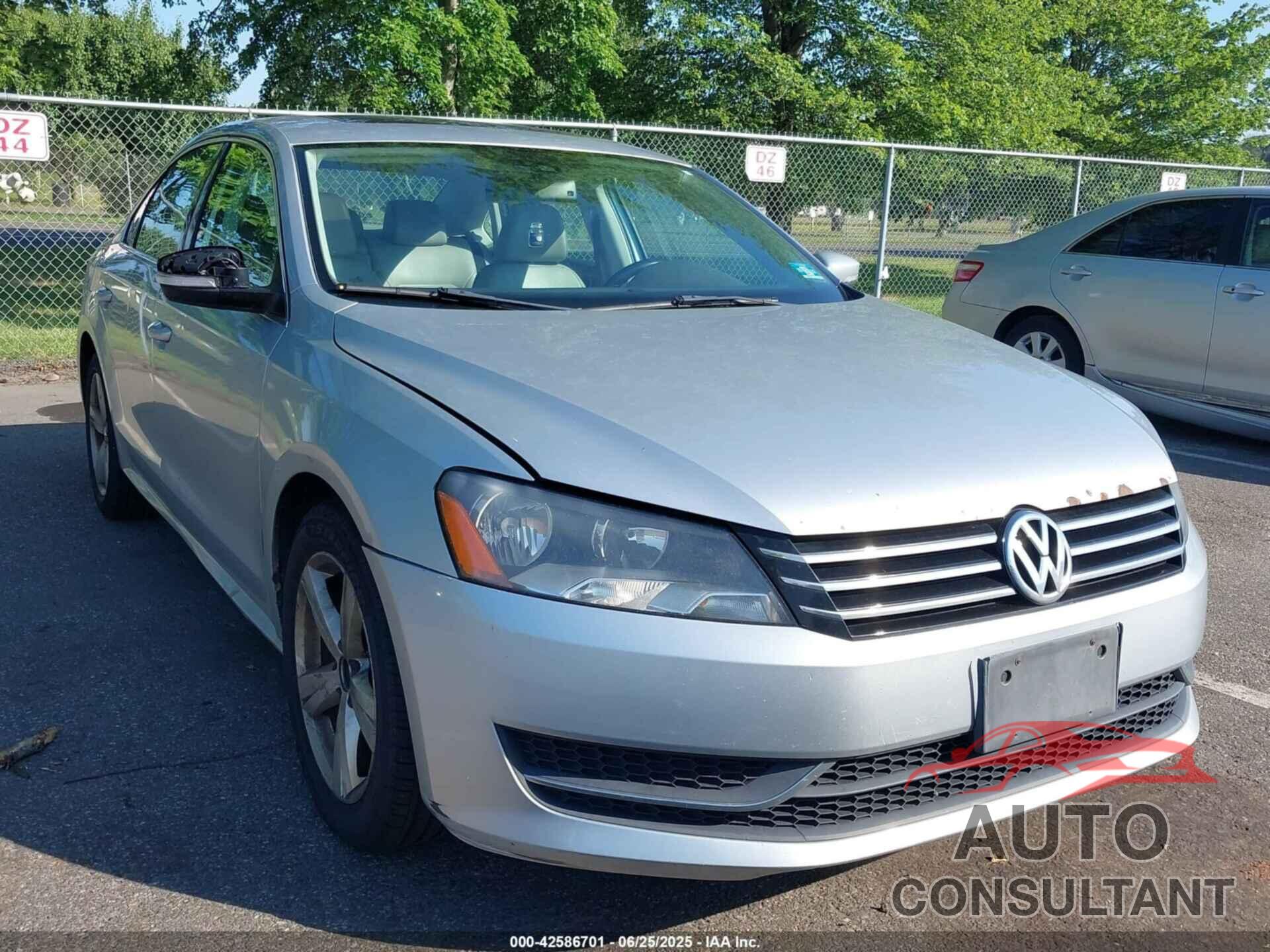 VOLKSWAGEN PASSAT 2013 - 1VWBP7A32DC049093