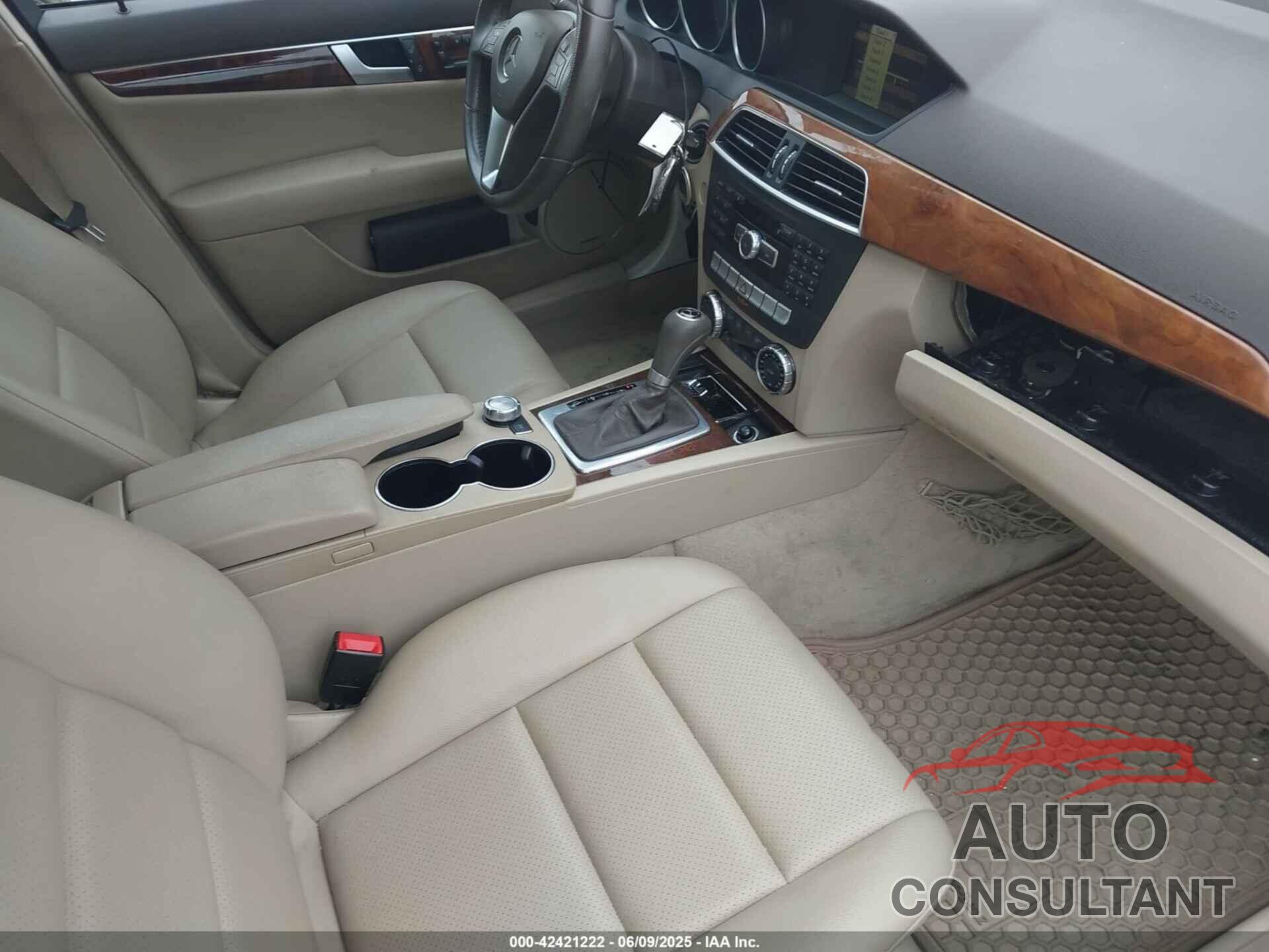MERCEDES-BENZ C 300 2012 - WDDGF8BB4CR214277