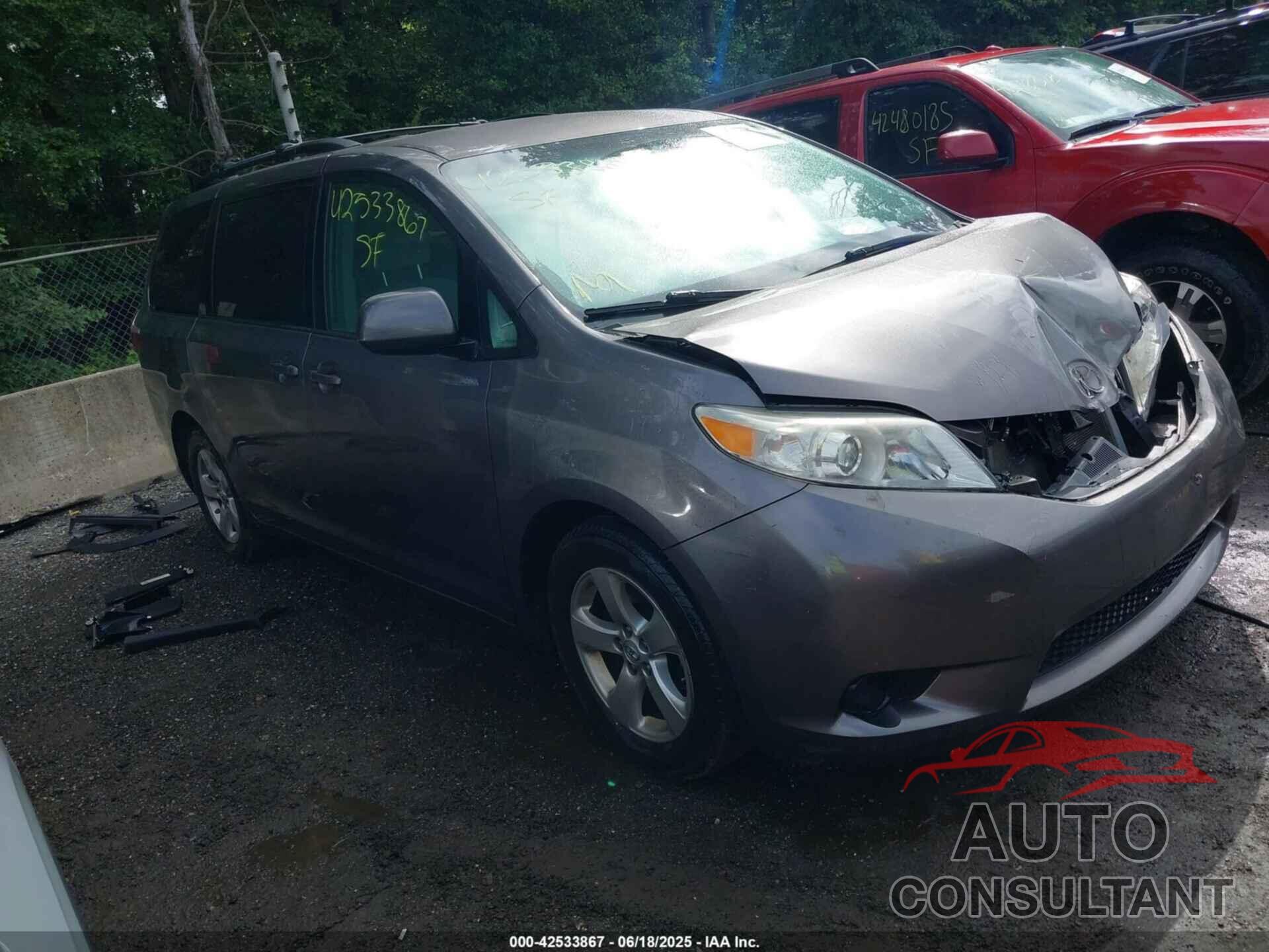 TOYOTA SIENNA 2015 - 5TDKK3DC8FS632906