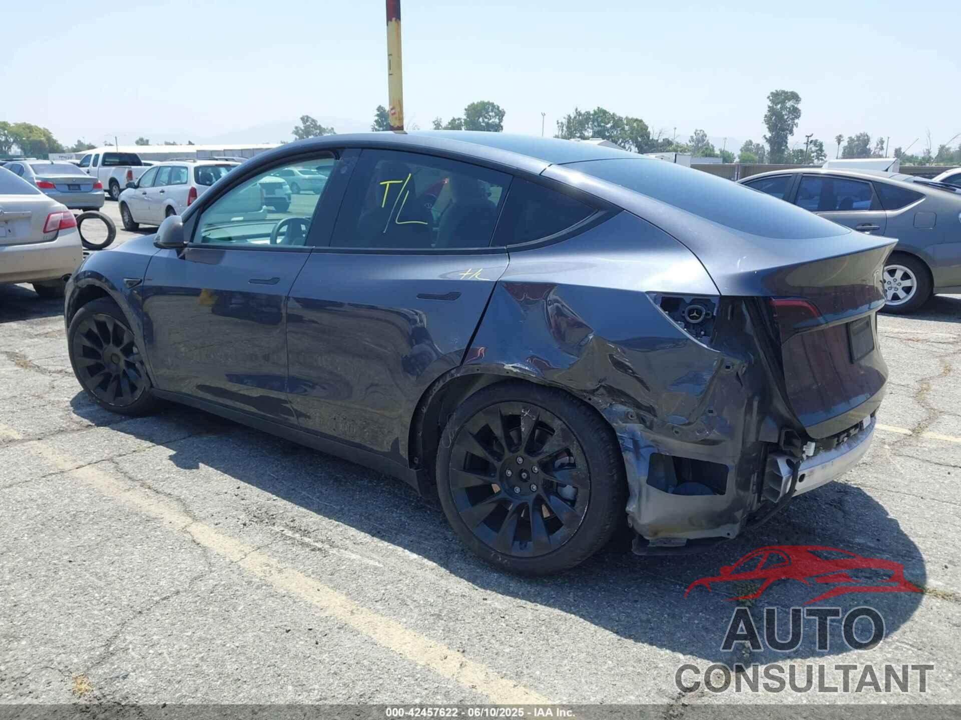 TESLA MODEL Y 2022 - 7SAYGAEE2NF358401