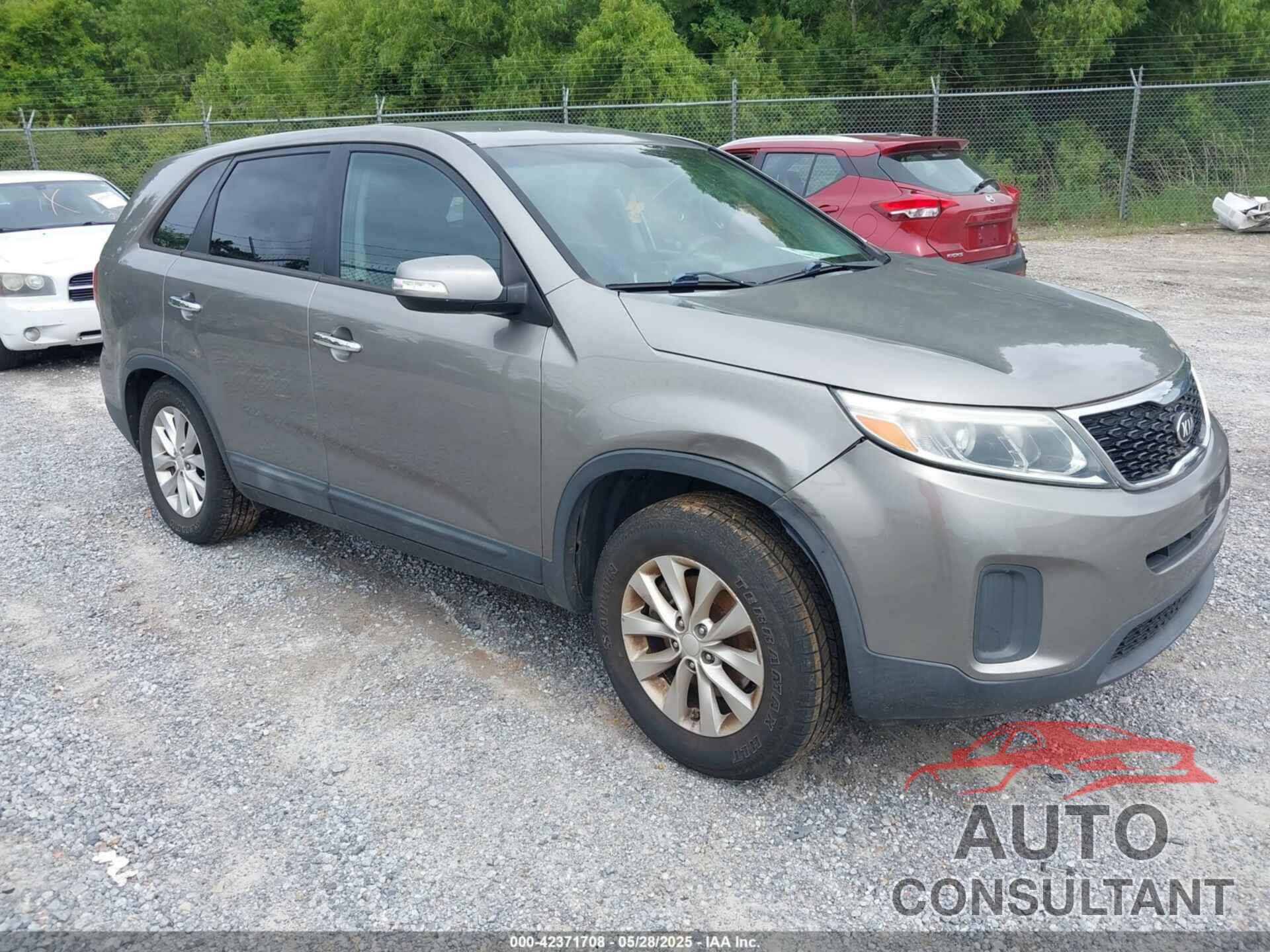 KIA SORENTO 2015 - 5XYKT3A61FG622100