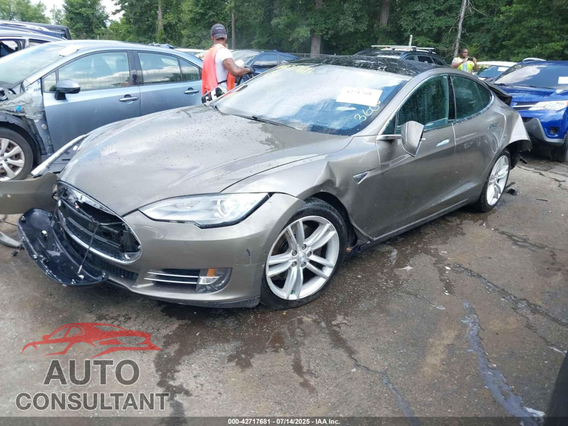 TESLA MODEL S 2015 - 5YJSA1E12FF112483