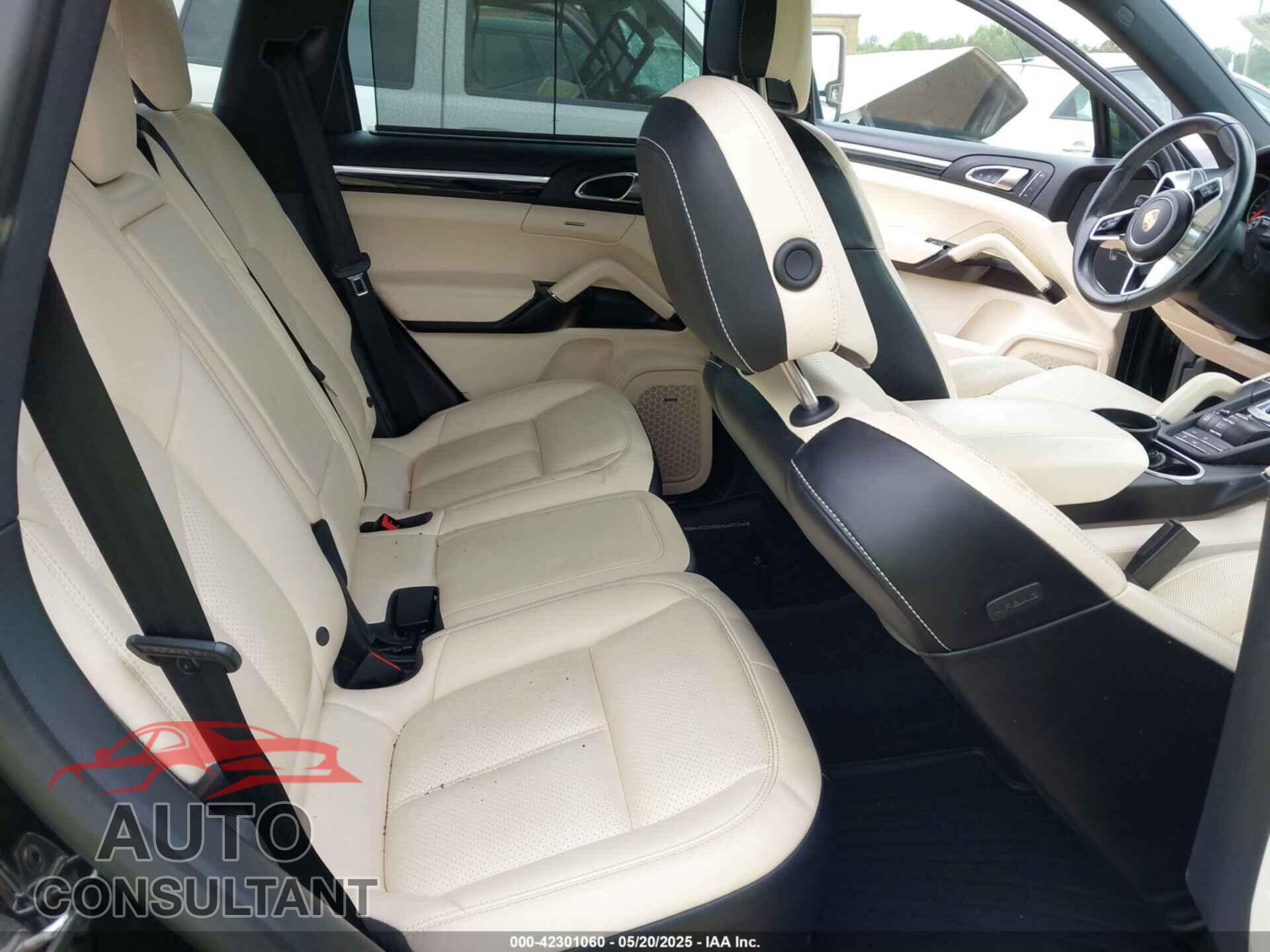 PORSCHE CAYENNE 2017 - WP1AA2A20HKA89404