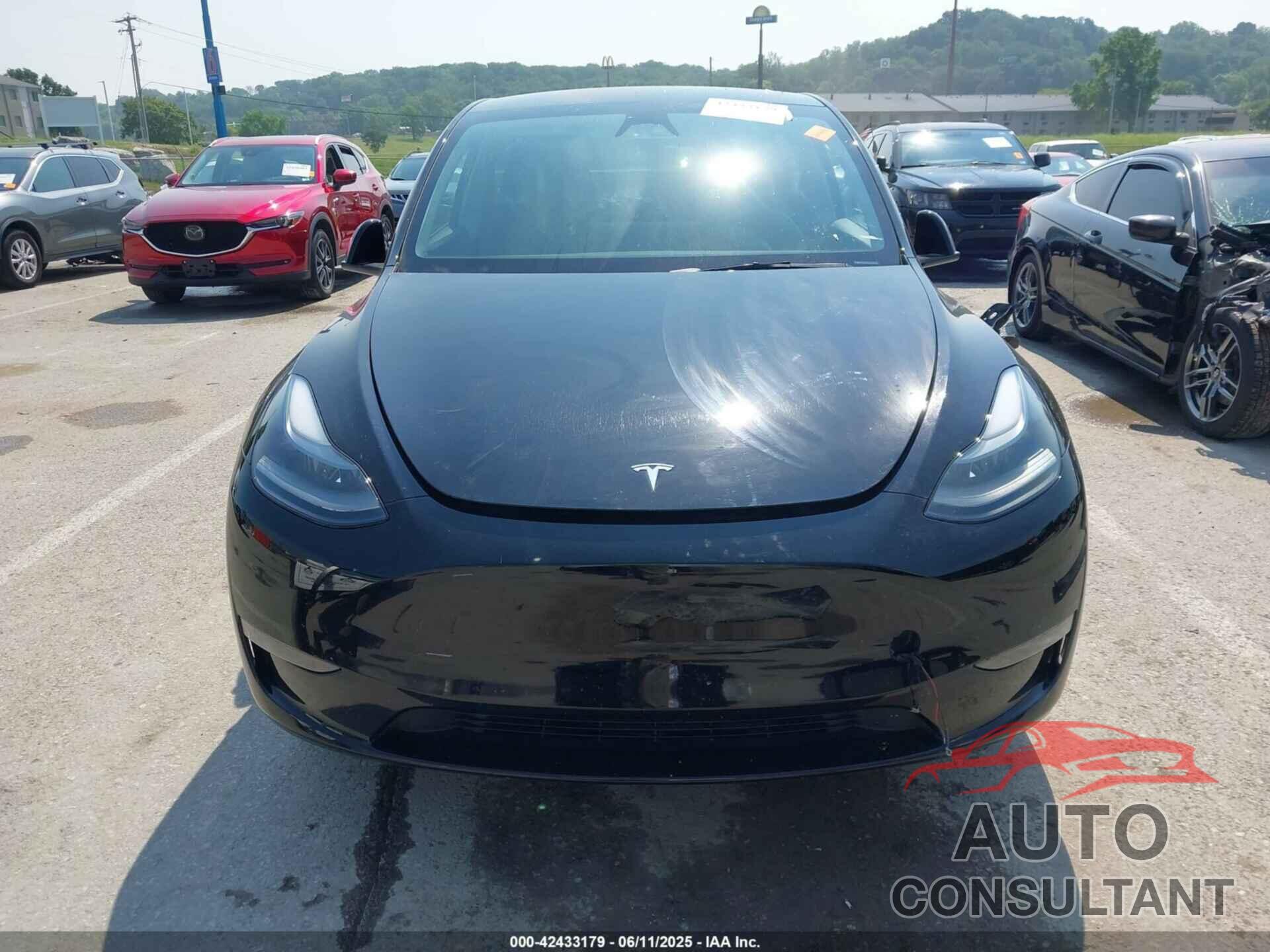 TESLA MODEL Y 2023 - 7SAYGDEEXPA179735
