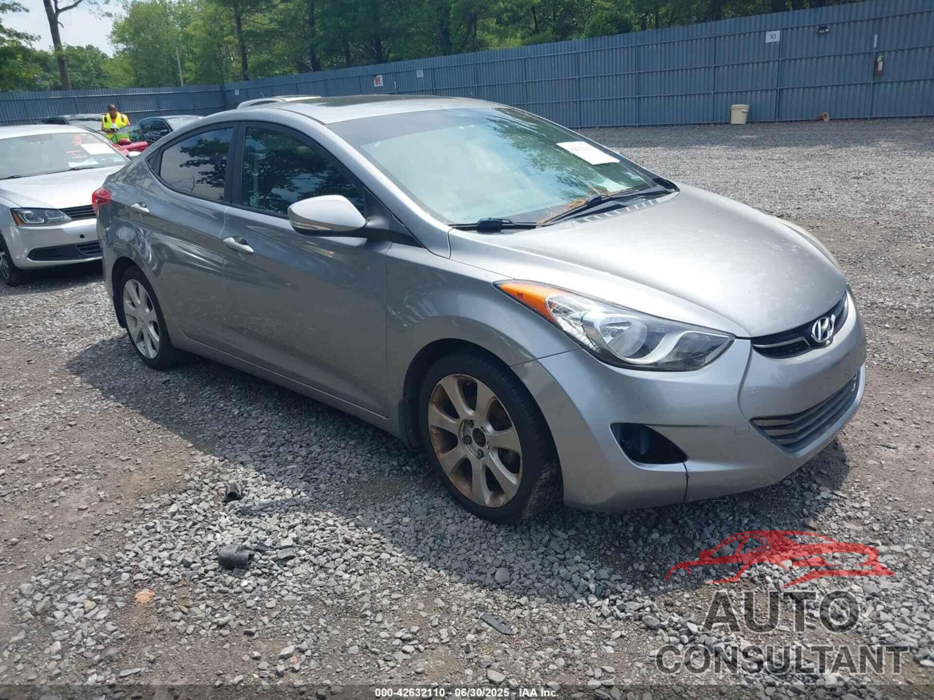 HYUNDAI ELANTRA 2013 - KMHDH4AE8DU745746