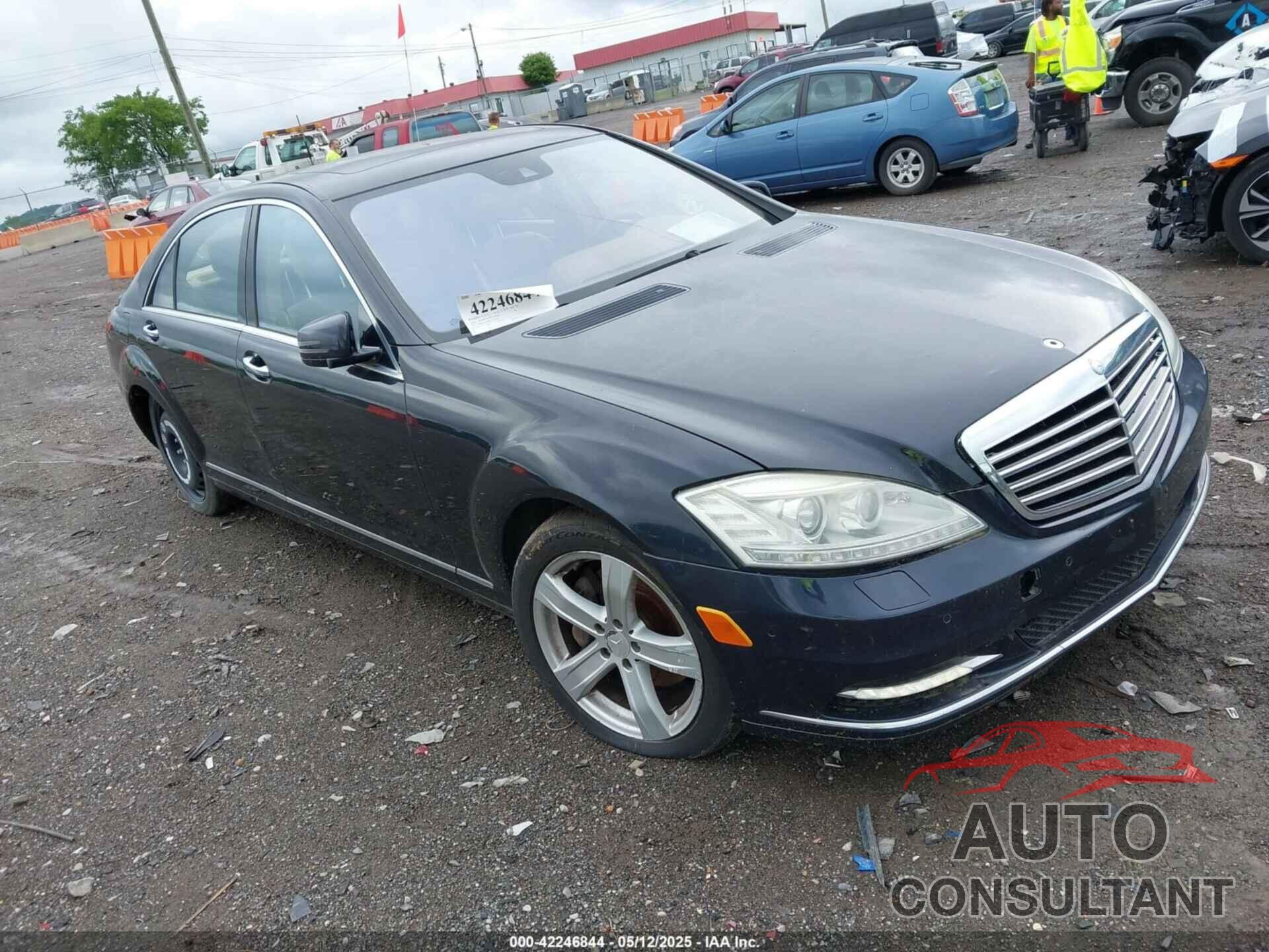 MERCEDES-BENZ S 550 2010 - WDDNG8GB8AA328534