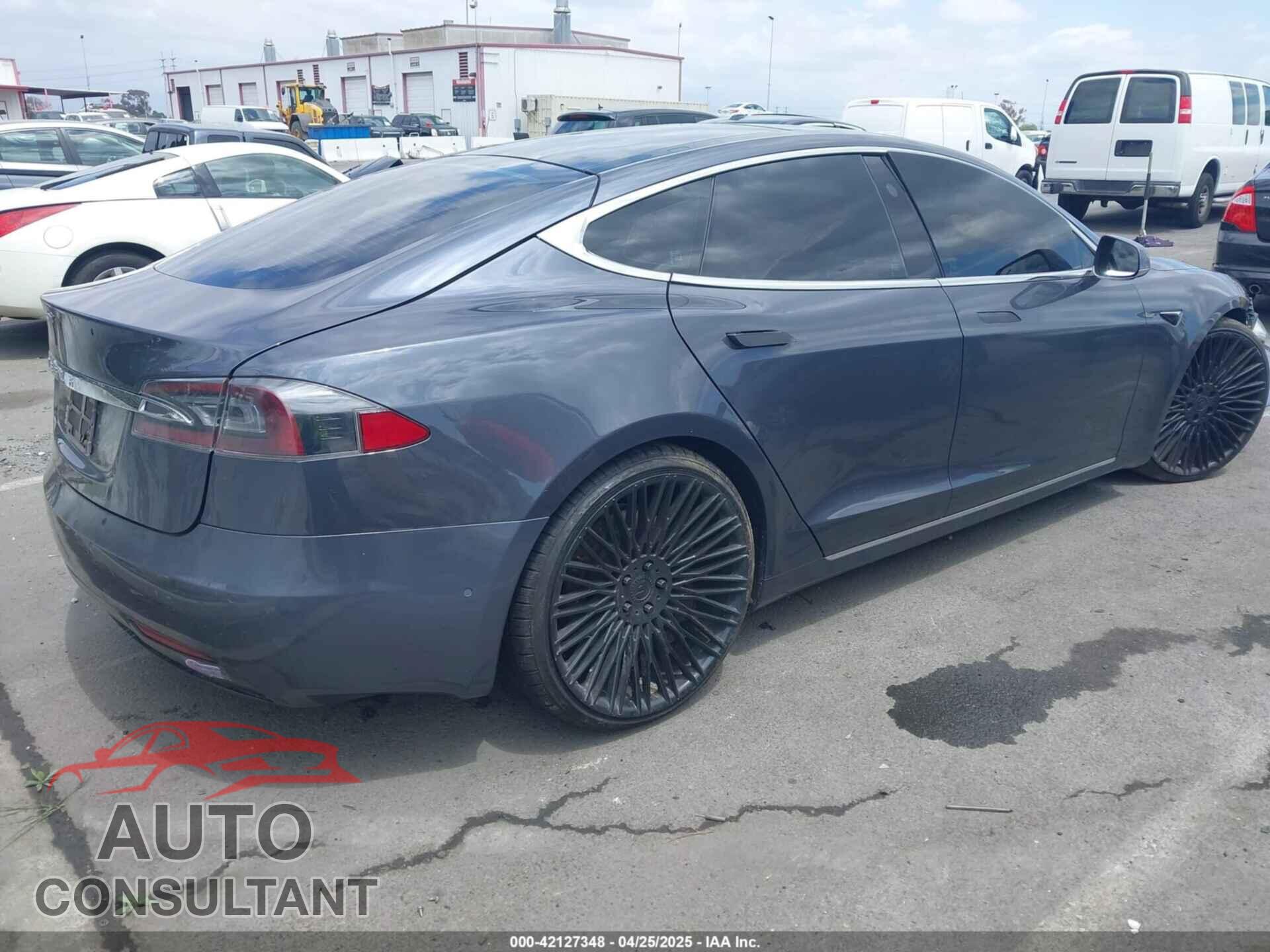 TESLA MODEL S 2018 - 5YJSA1E21JF293285