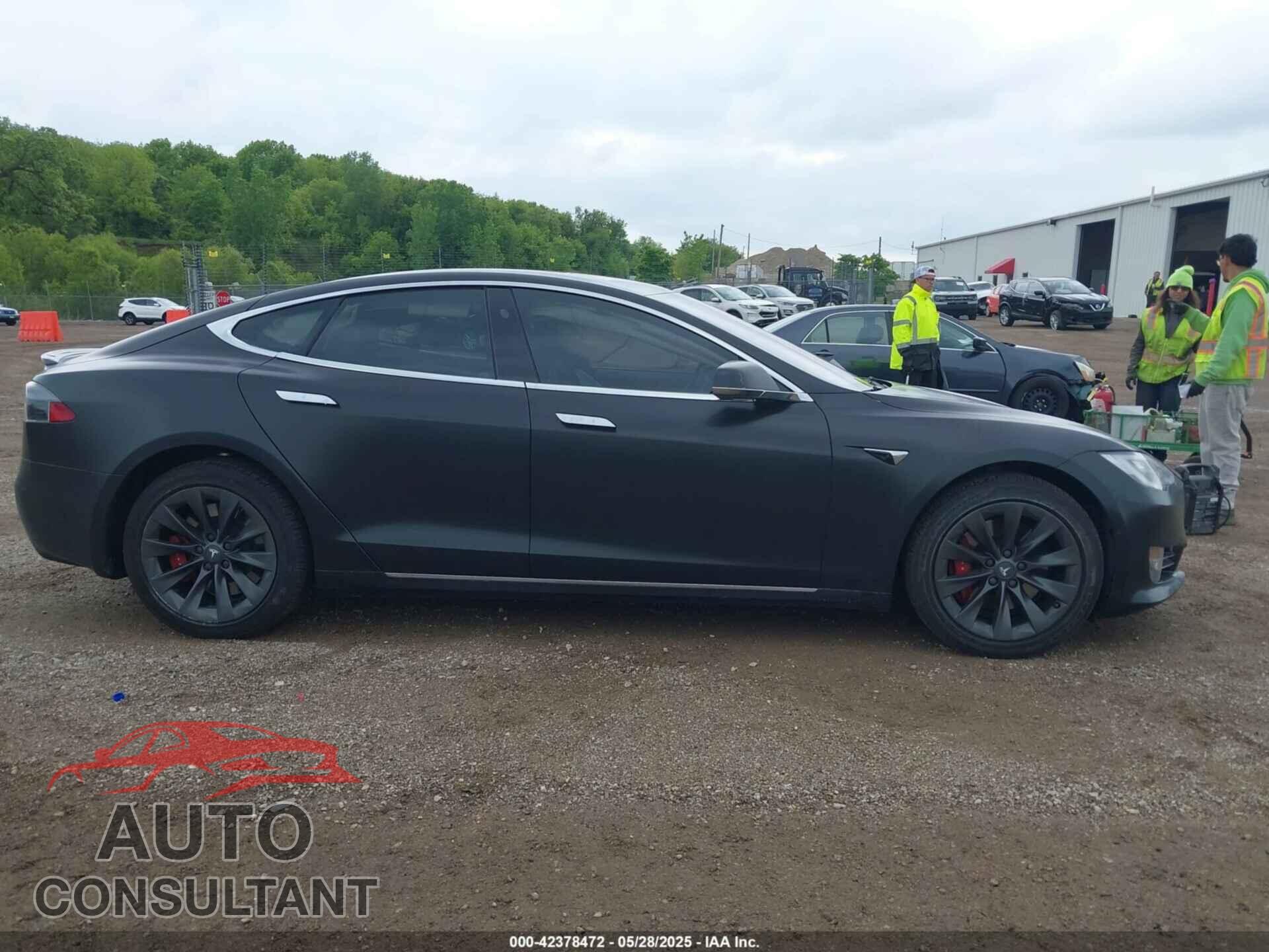 TESLA MODEL S 2020 - 5YJSA1E22LF367526