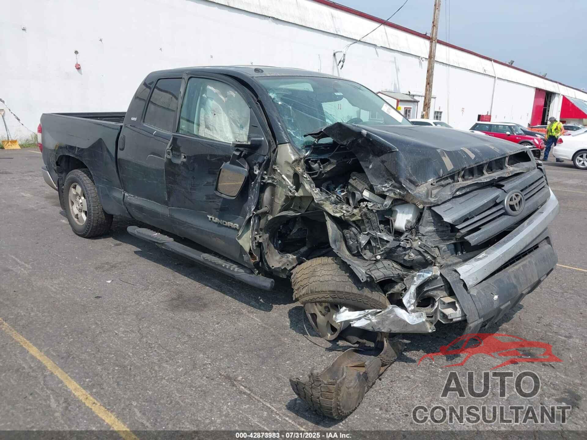 TOYOTA TUNDRA 2014 - 5TFUM5F19EX055855