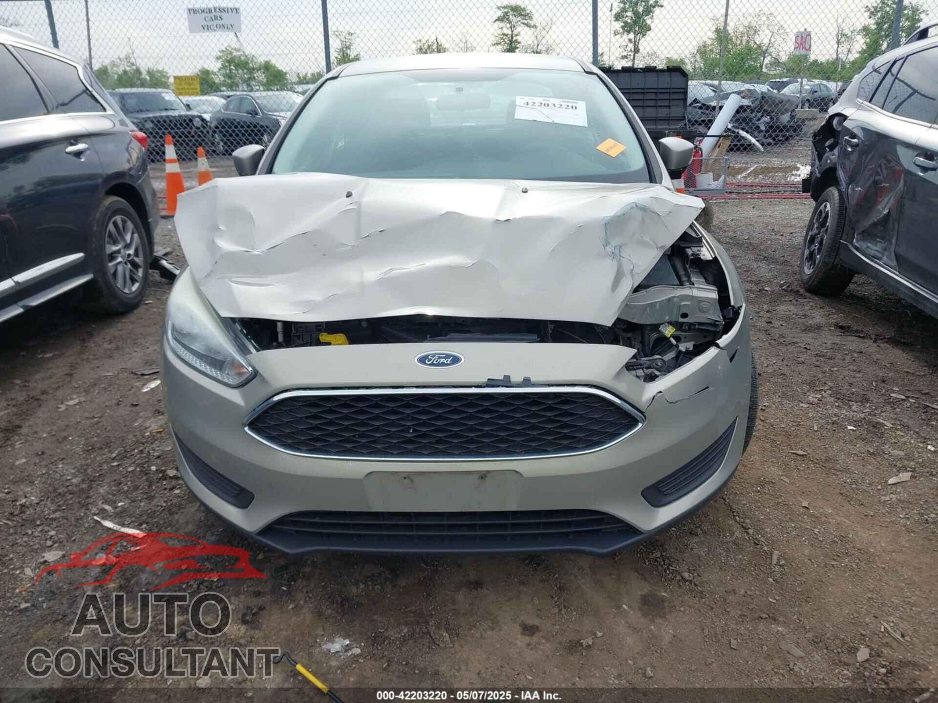FORD FOCUS 2015 - 1FADP3F29FL218068