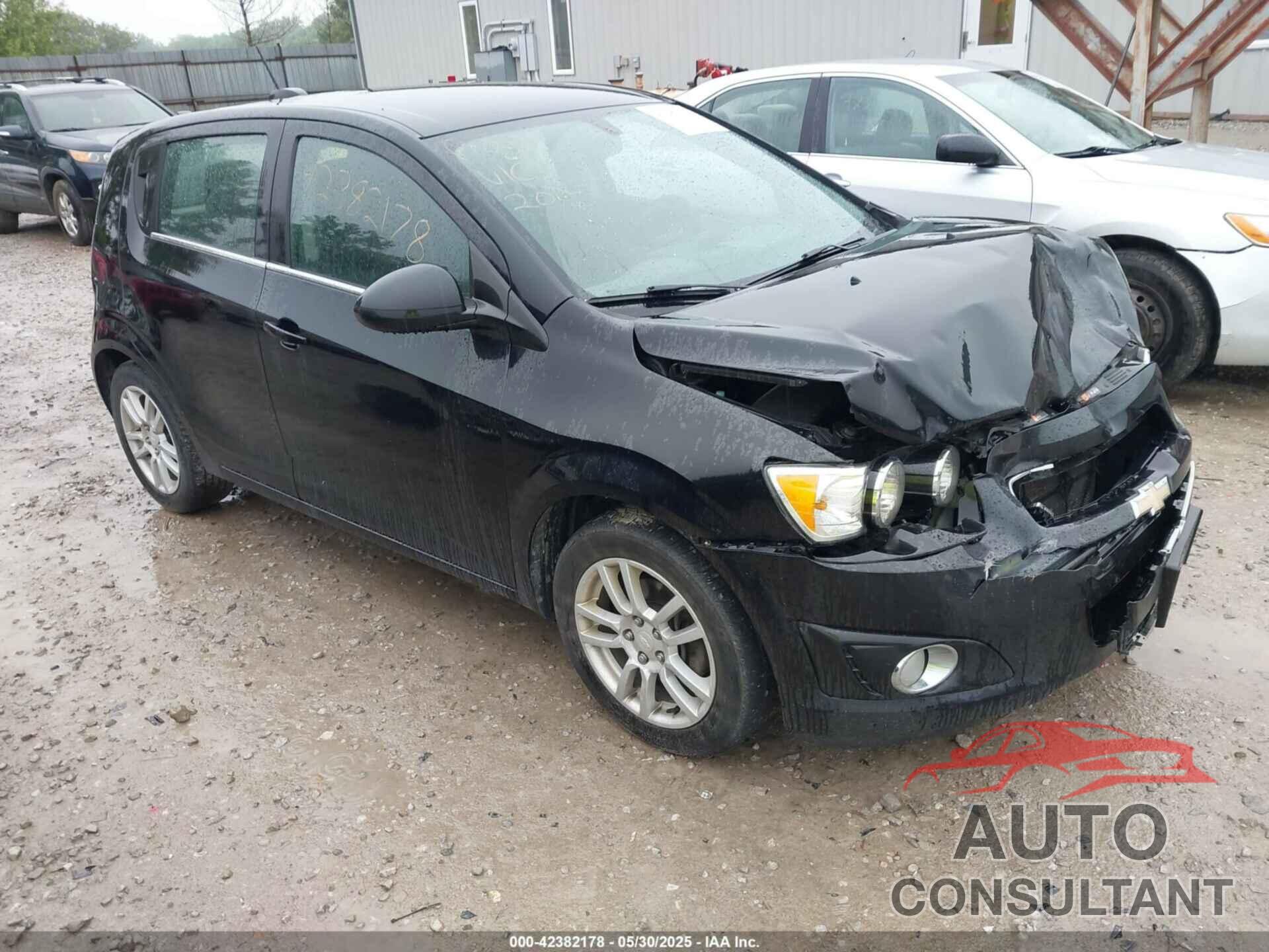 CHEVROLET SONIC 2015 - 1G1JC6SH2F4185888