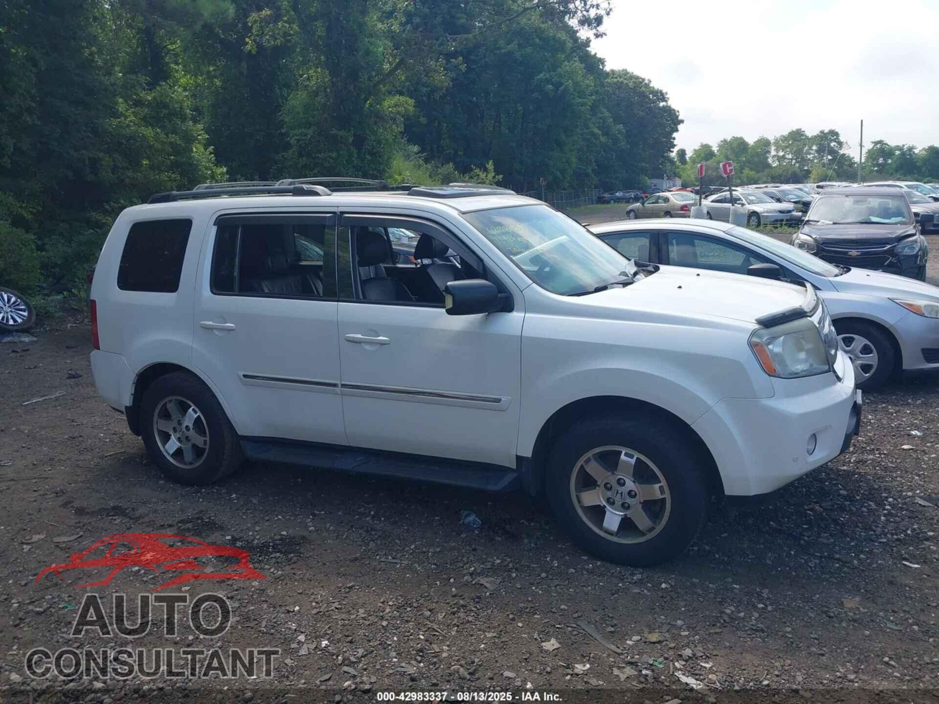 HONDA PILOT 2011 - 5FNYF4H97BB028586