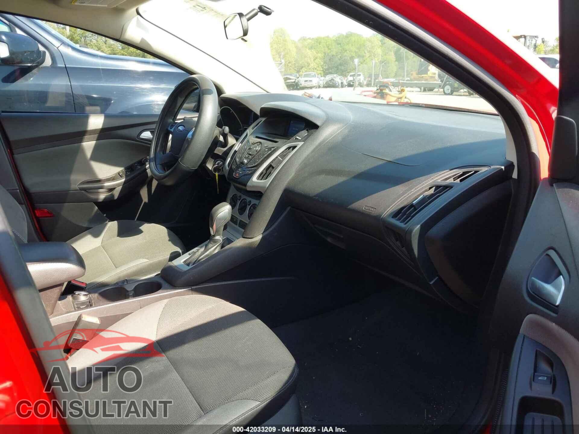 FORD FOCUS 2014 - 1FADP3F26EL284012