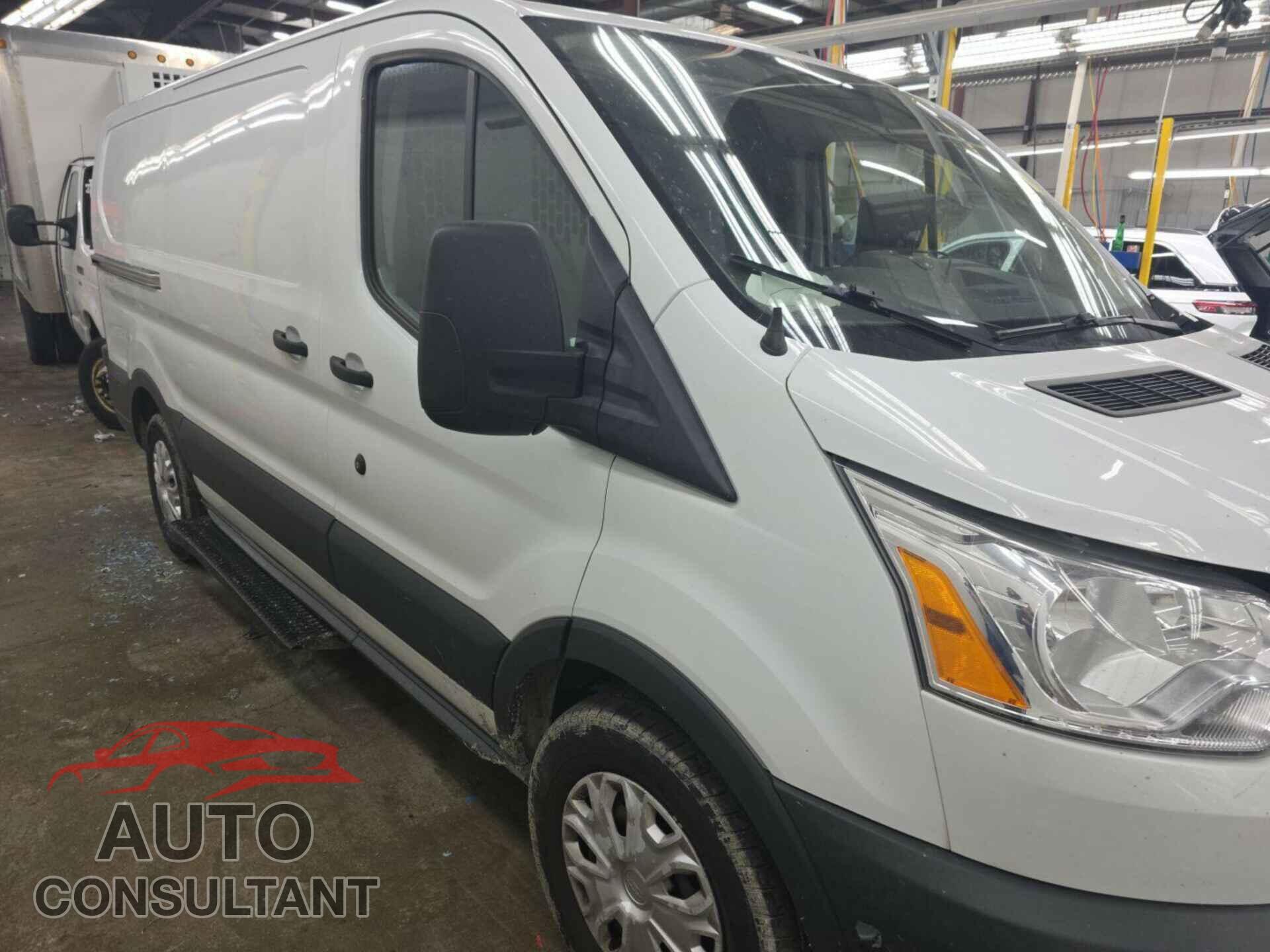 FORD TRANSIT-150 2018 - 1FTYE1YM4JKA04477