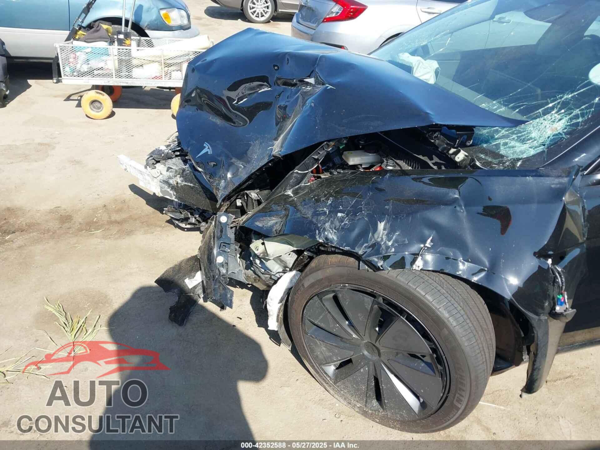 TESLA MODEL 3 2025 - 5YJ3E1EA3SF981743