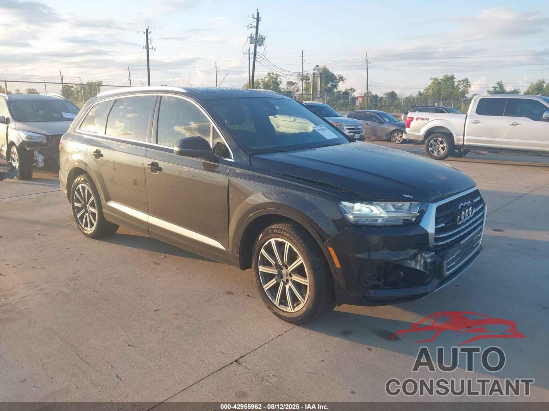 AUDI Q7 2019 - WA1LHAF73KD045004