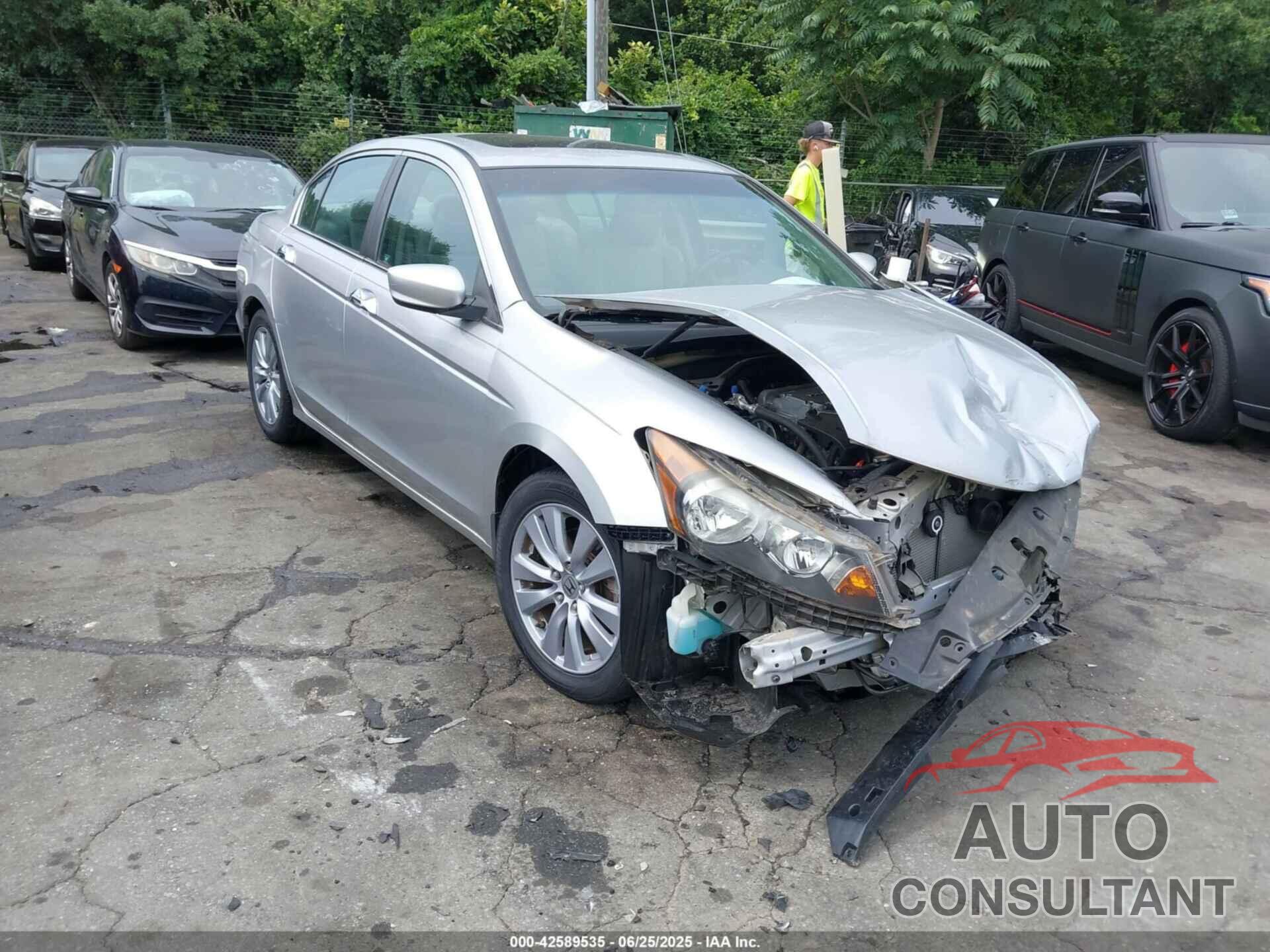 HONDA ACCORD 2011 - 1HGCP3F88BA009602